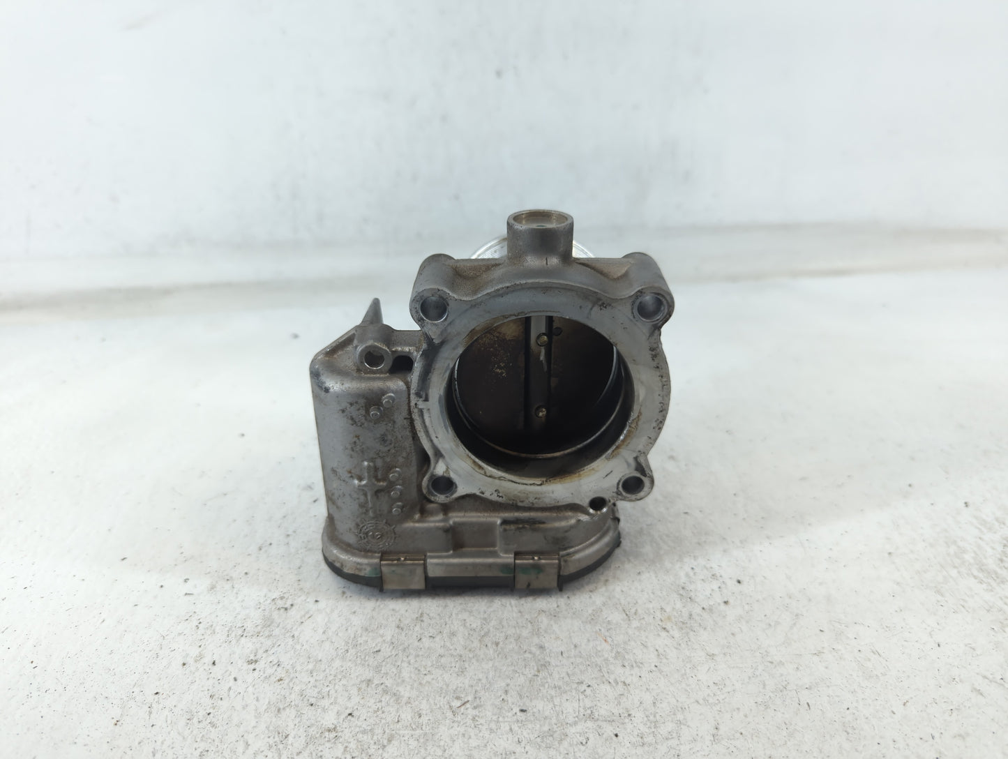 2014-2017 Volkswagen Passat Throttle Body P/N:06K 133 062 E Fits Fits 2014 2015 2016 2017 OEM Used Auto Parts - Oemusedautop