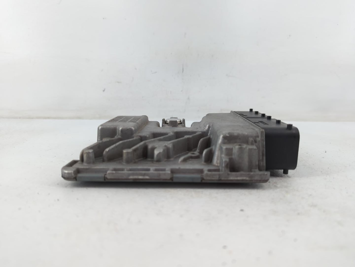 2015 Volkswagen Passat PCM Engine Control Computer ECU ECM PCU OEM P/N:06K 906 071 J Fits OEM Used Auto Parts - Oemusedautop