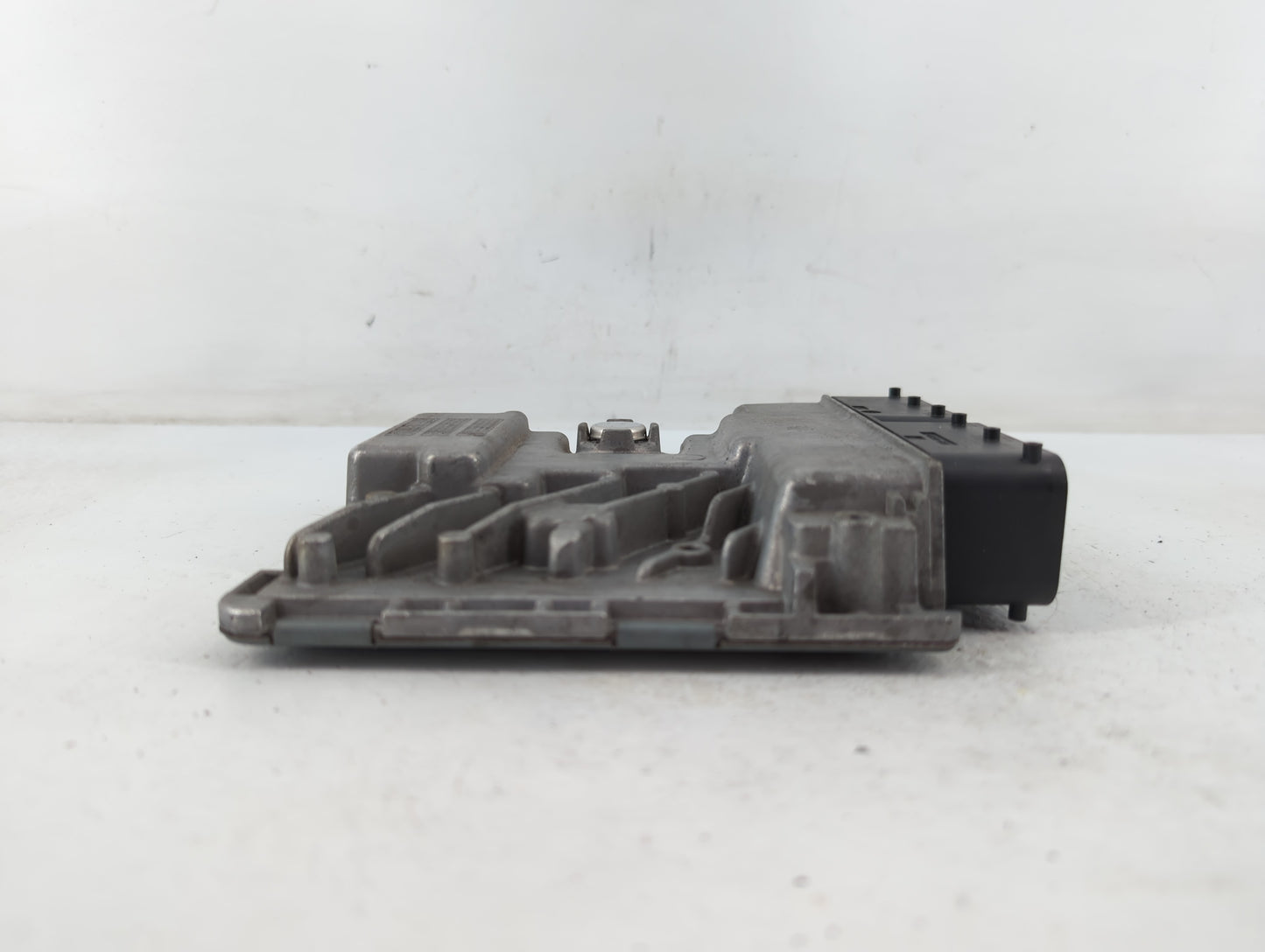 2015 Volkswagen Passat PCM Engine Control Computer ECU ECM PCU OEM P/N:06K 906 071 J Fits OEM Used Auto Parts - Oemusedautop