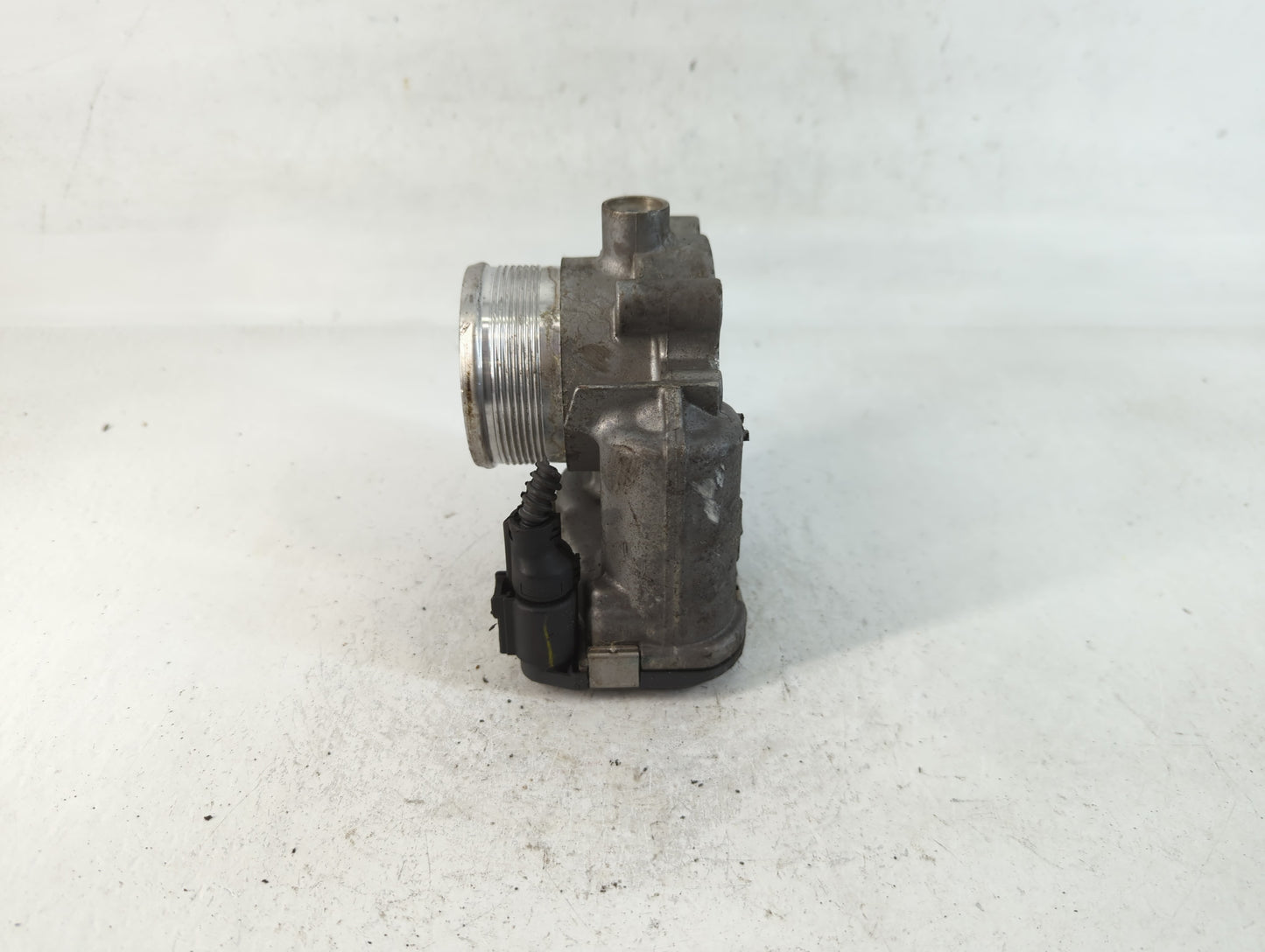 2014-2017 Volkswagen Passat Throttle Body P/N:06K 133 062 E Fits Fits 2014 2015 2016 2017 OEM Used Auto Parts - Oemusedautop