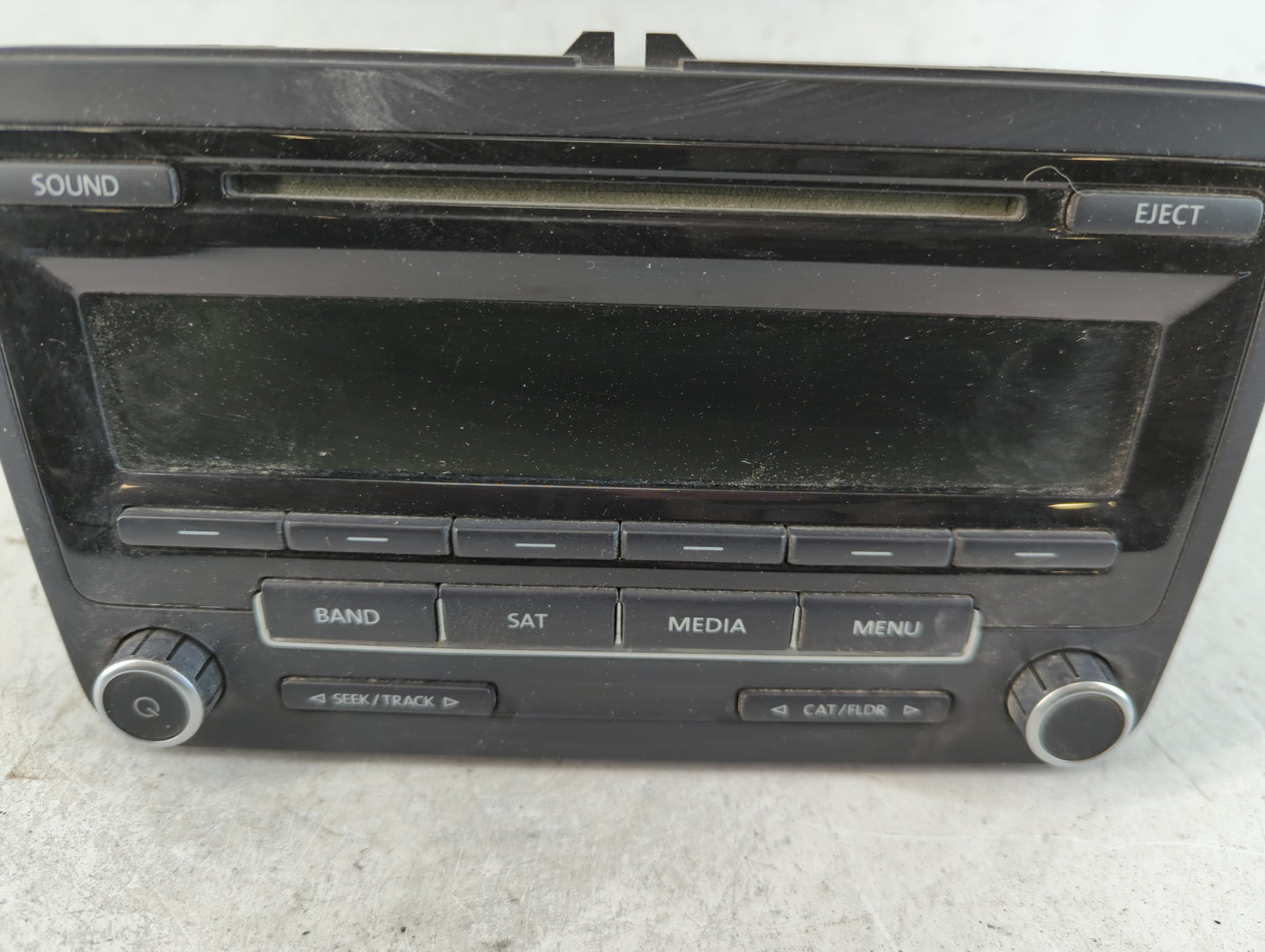 2012-2015 Volkswagen Passat Am Fm Cd Player Radio Receiver - Oemusedautoparts1.com