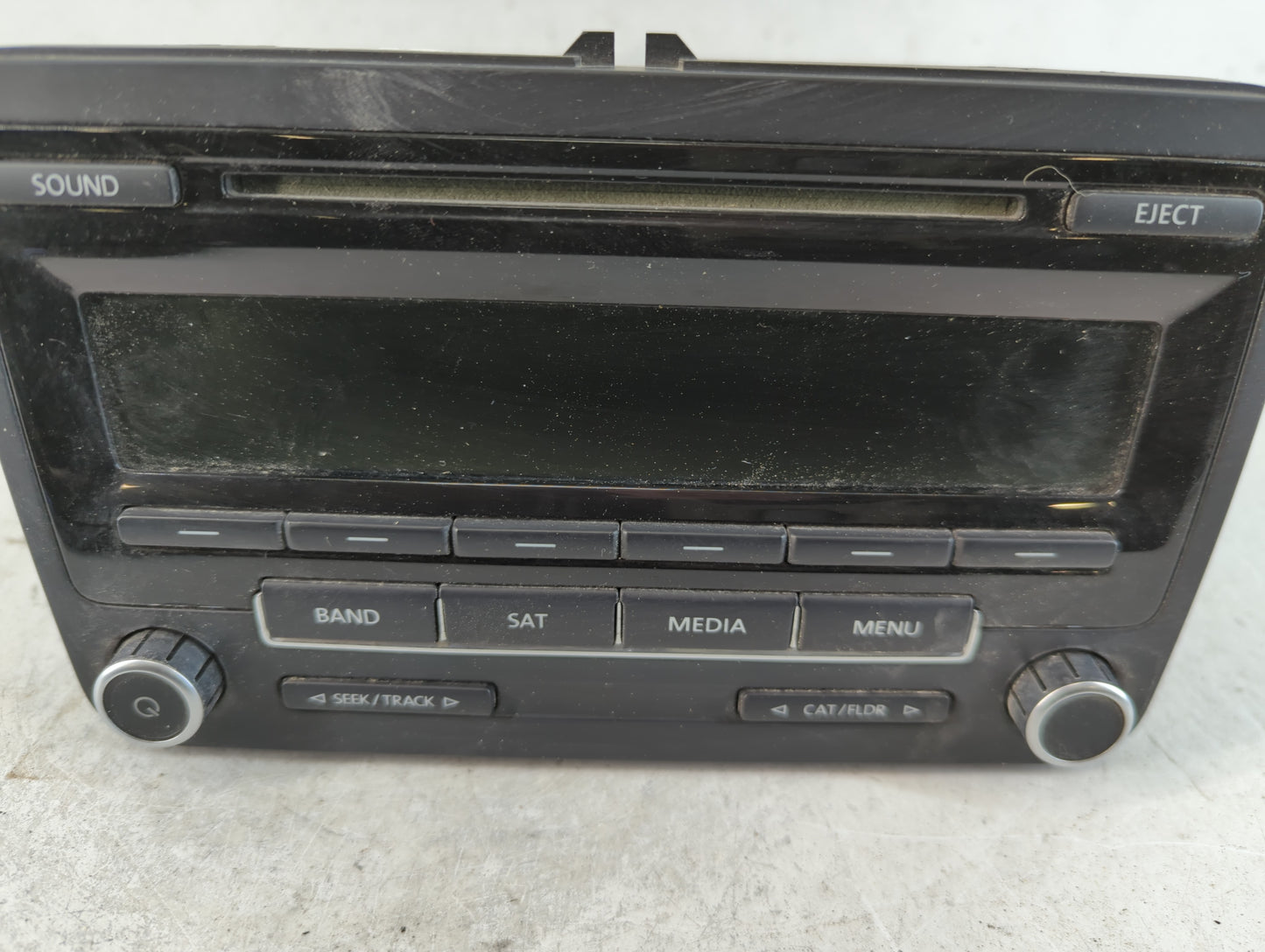 2012-2015 Volkswagen Passat Am Fm Cd Player Radio Receiver - Oemusedautoparts1.com