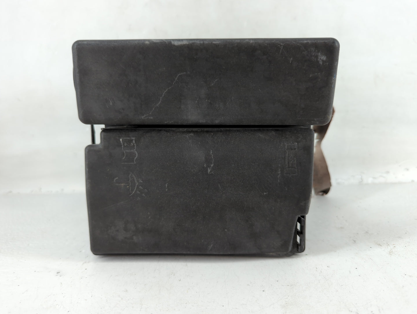 2012-2020 Volkswagen Passat Fusebox Fuse Box Panel Relay Module P/N:13956 YWR 5C0 937 132 B Fits OEM Used Auto Parts - Oemus