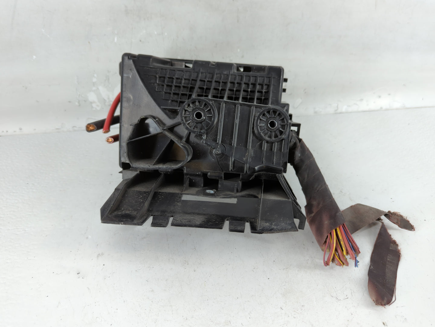 2012-2020 Volkswagen Passat Fusebox Fuse Box Panel Relay Module P/N:13956 YWR 5C0 937 132 B Fits OEM Used Auto Parts - Oemus