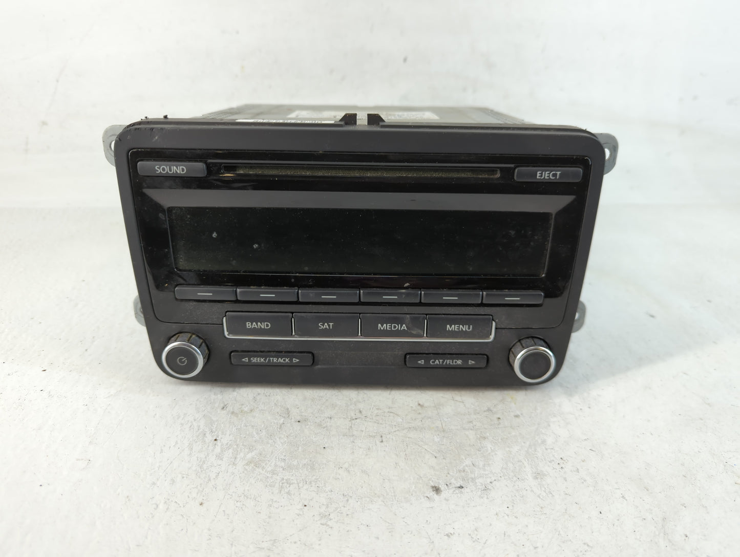 2012-2015 Volkswagen Passat Am Fm Cd Player Radio Receiver - Oemusedautoparts1.com