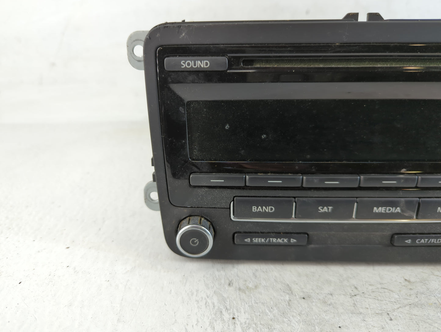 2012-2015 Volkswagen Passat Am Fm Cd Player Radio Receiver - Oemusedautoparts1.com
