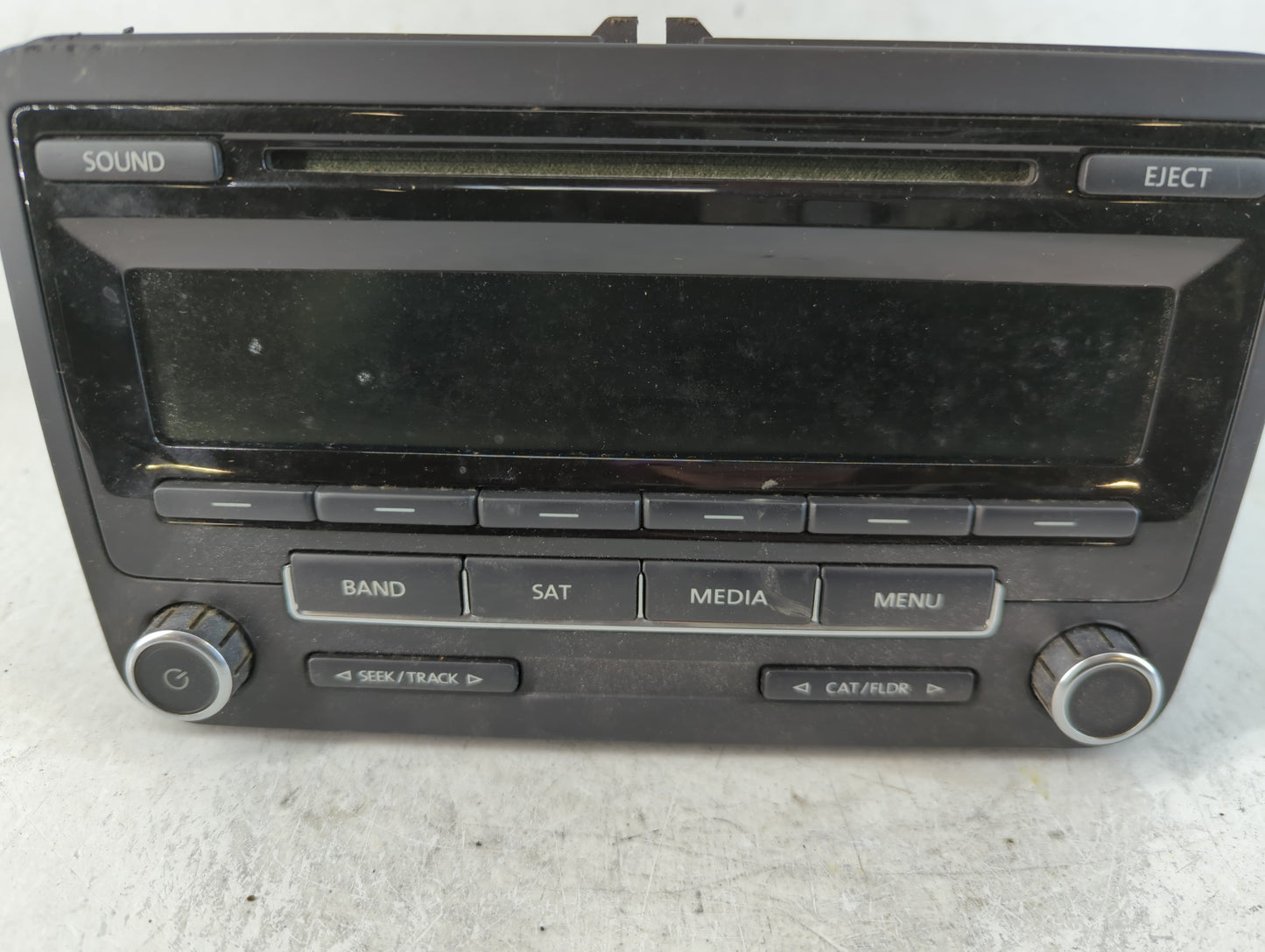 2012-2015 Volkswagen Passat Am Fm Cd Player Radio Receiver - Oemusedautoparts1.com