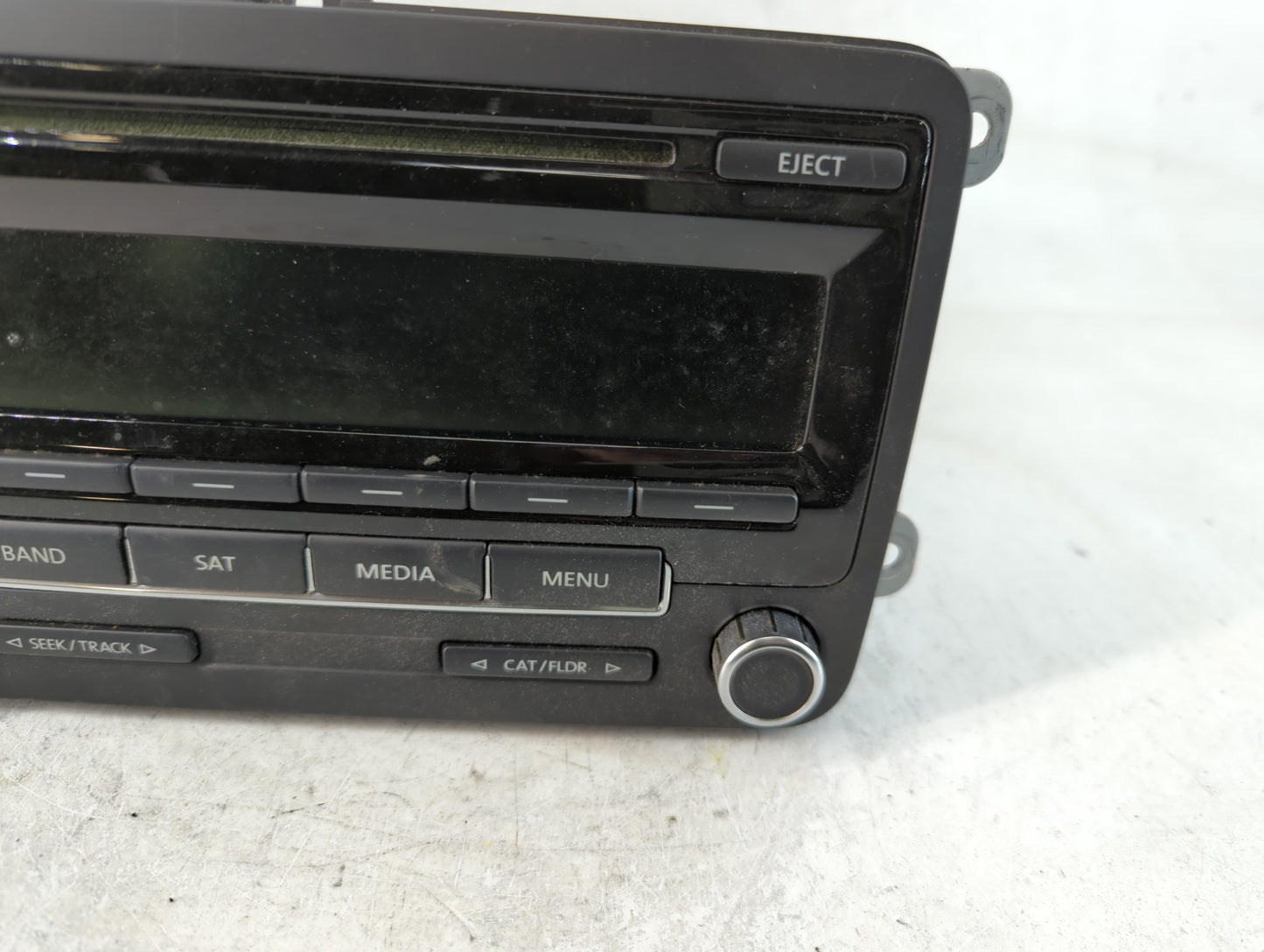 2012-2015 Volkswagen Passat Am Fm Cd Player Radio Receiver - Oemusedautoparts1.com