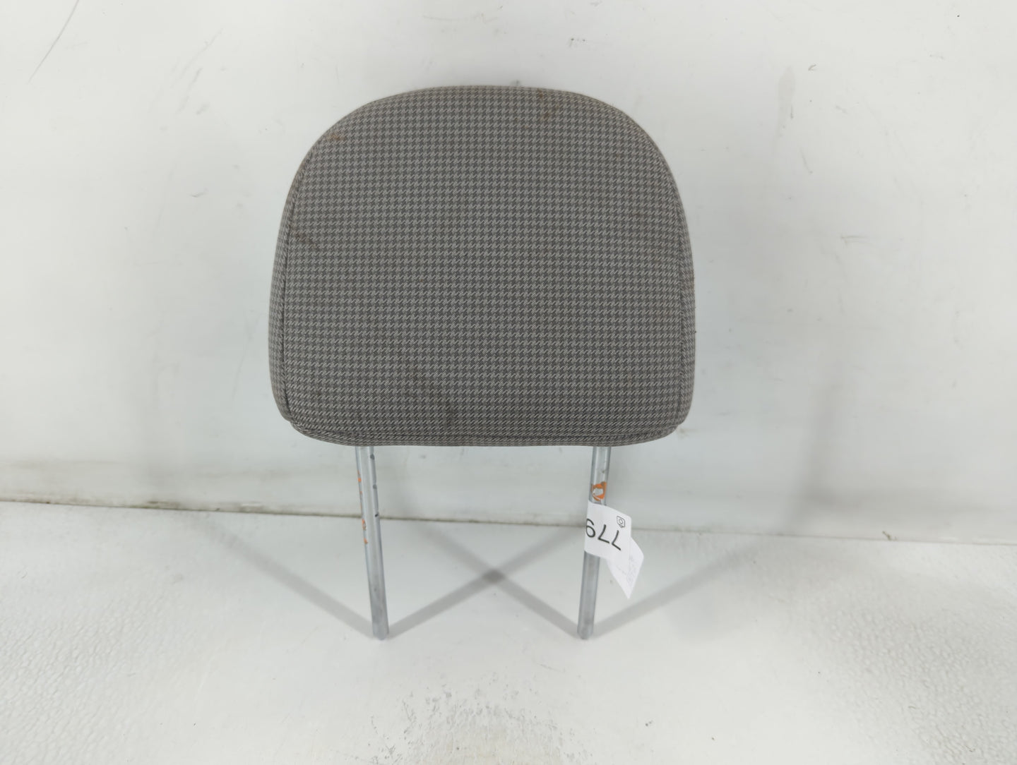 2012-2015 Volkswagen Passat Headrest Head Rest Rear Center Seat Fits Fits 2012 2013 2014 2015 OEM Used Auto Parts - Oemuseda