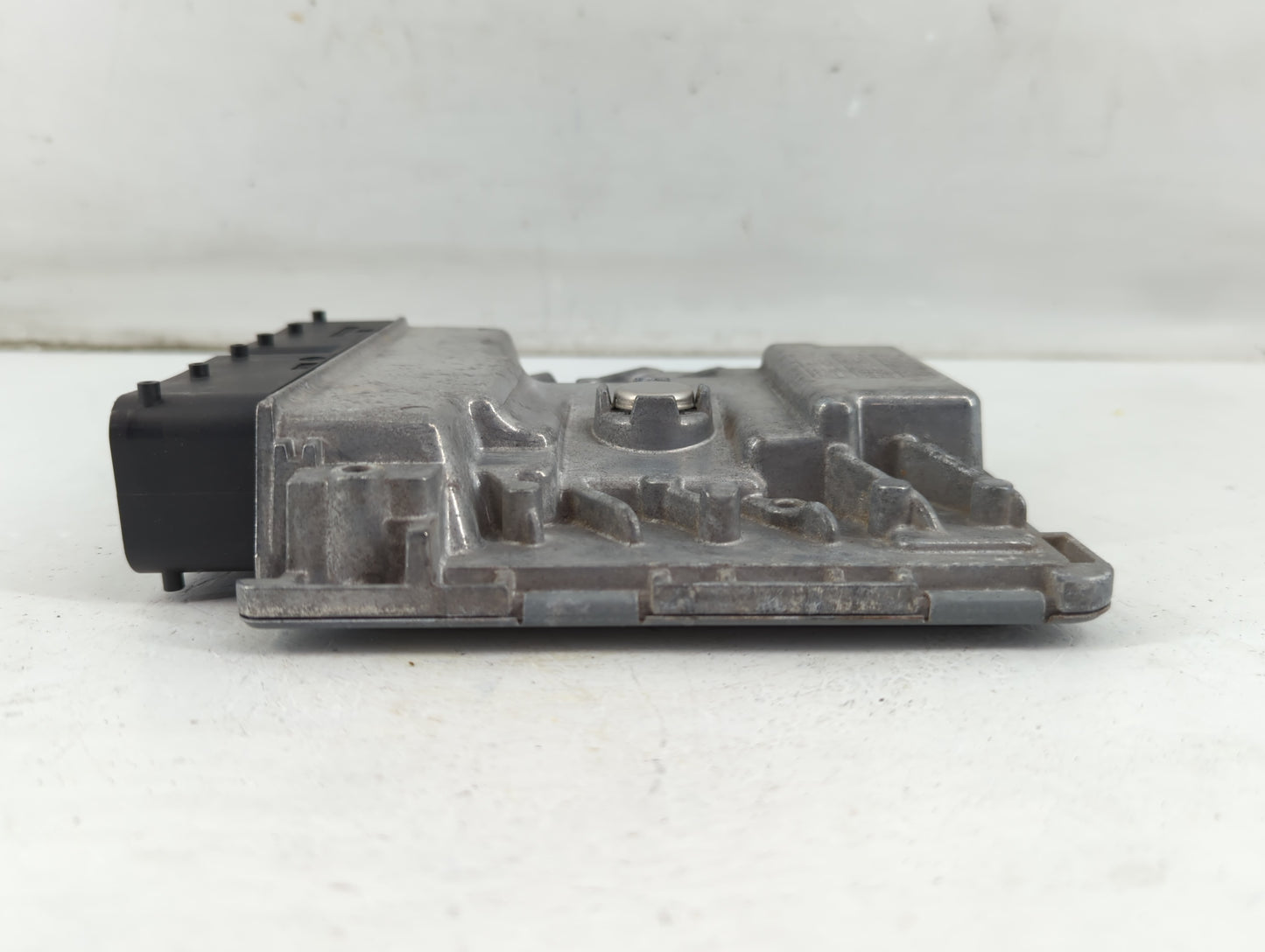 2015 Volkswagen Passat PCM Engine Control Computer ECU ECM PCU OEM P/N:06K 906 071 K Fits OEM Used Auto Parts - Oemusedautop