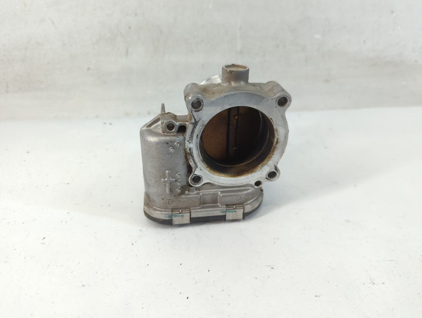 2014-2017 Volkswagen Passat Throttle Body P/N:06K 133 062 E Fits Fits 2014 2015 2016 2017 OEM Used Auto Parts - Oemusedautop