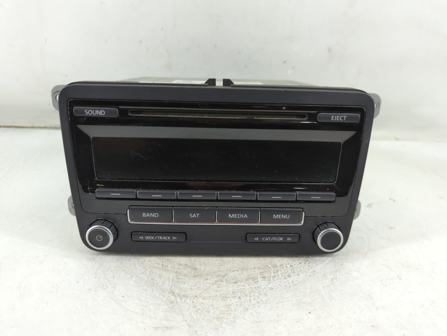 2013-2015 Volkswagen Passat Radio AM FM Cd Player Receiver Replacement P/N:1K0 035 164 F Fits Fits 2013 2014 2015 OEM Used A