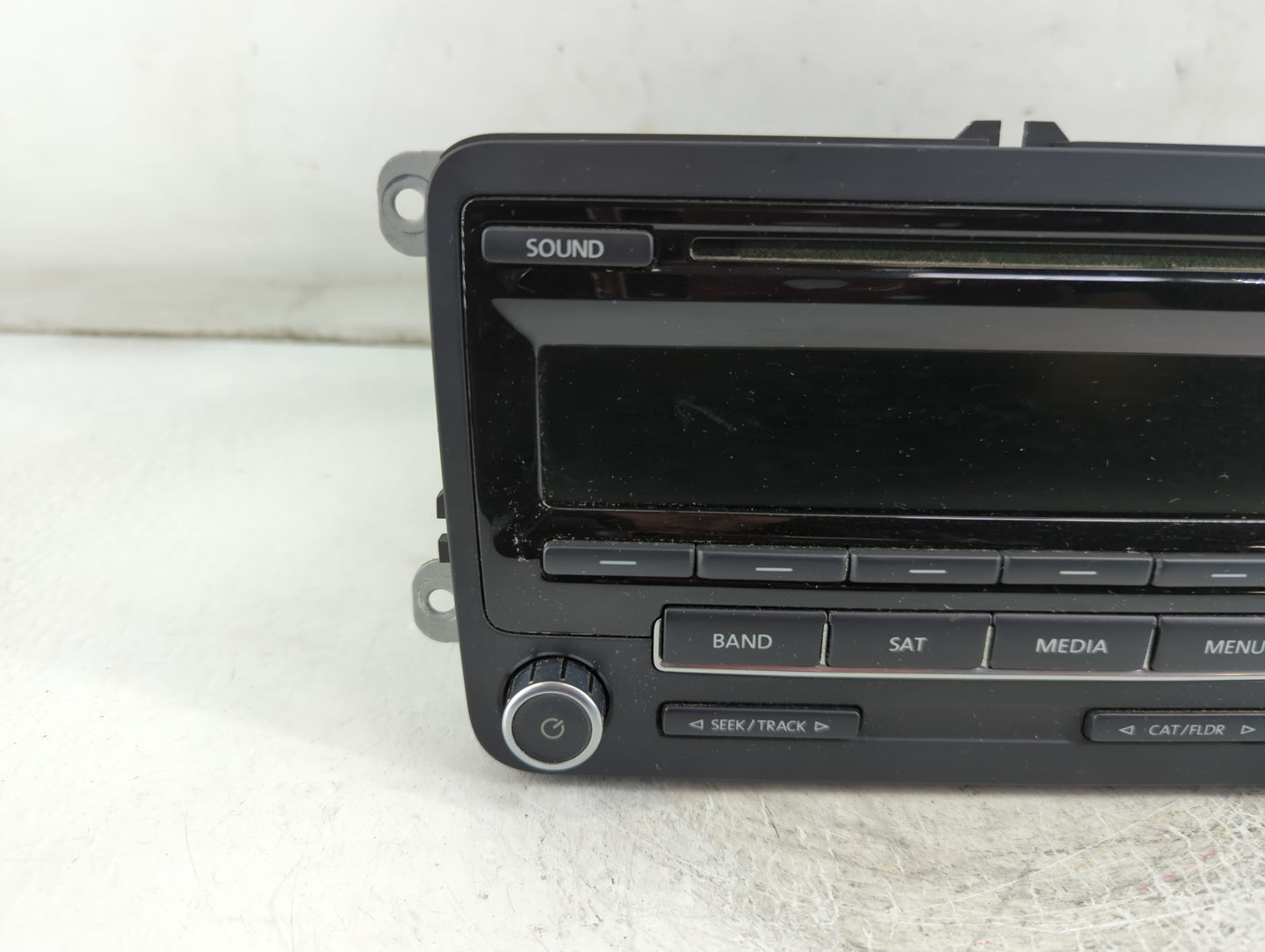 2013-2015 Volkswagen Passat Radio AM FM Cd Player Receiver Replacement P/N:1K0 035 164 F Fits Fits 2013 2014 2015 OEM Used A