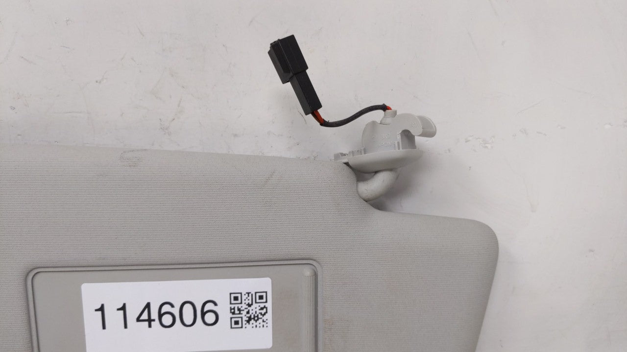 2015 Volkswagen Passat Sun Visor Shade Replacement Passenger Right Mirror Fits Fits 2013 OEM Used Auto Parts - Oemusedautopa