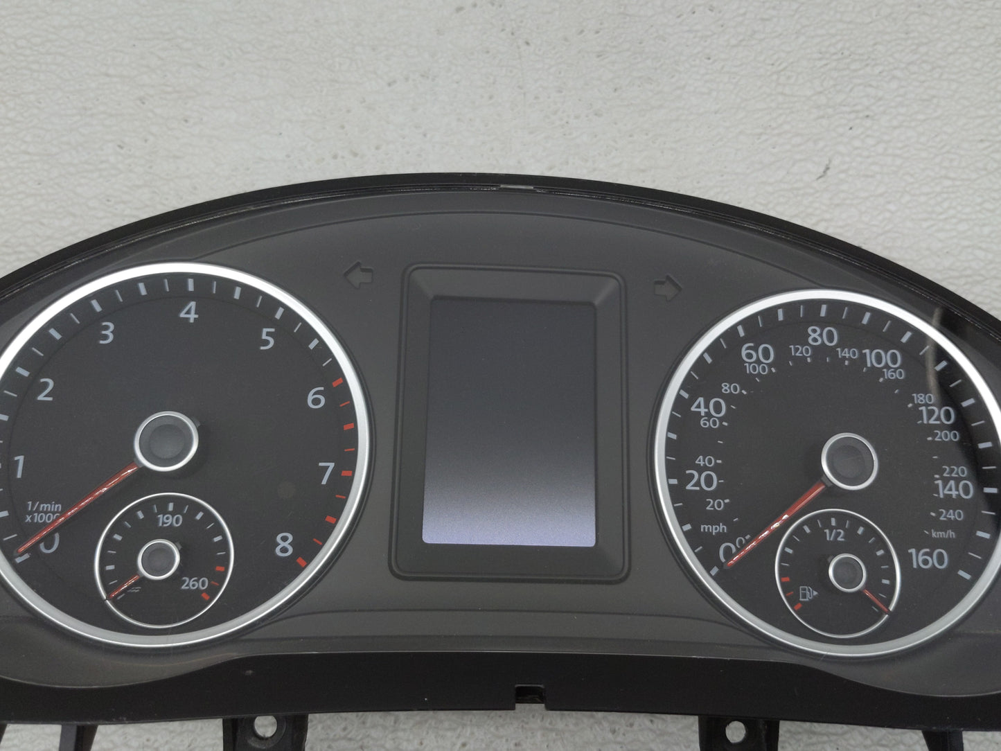 2015-2017 Volkswagen Tiguan Instrument Cluster Speedometer Gauges P/N:5N0920973H 5N0920 Fits Fits 2015 2016 2017 OEM Used Au