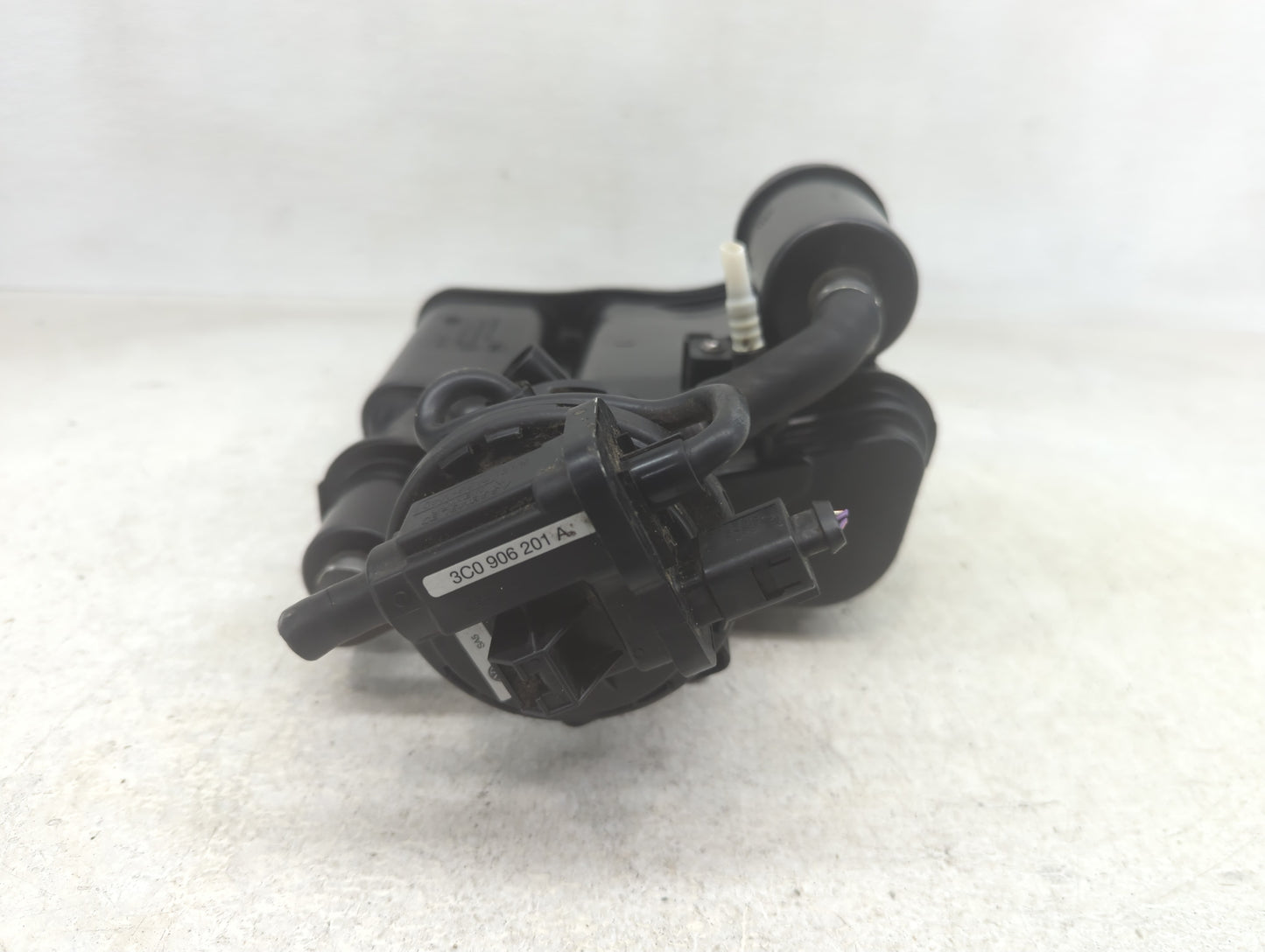 2015 Volkswagen Tiguan Fuel Vapor Charcoal Canister - Oemusedautoparts1.com