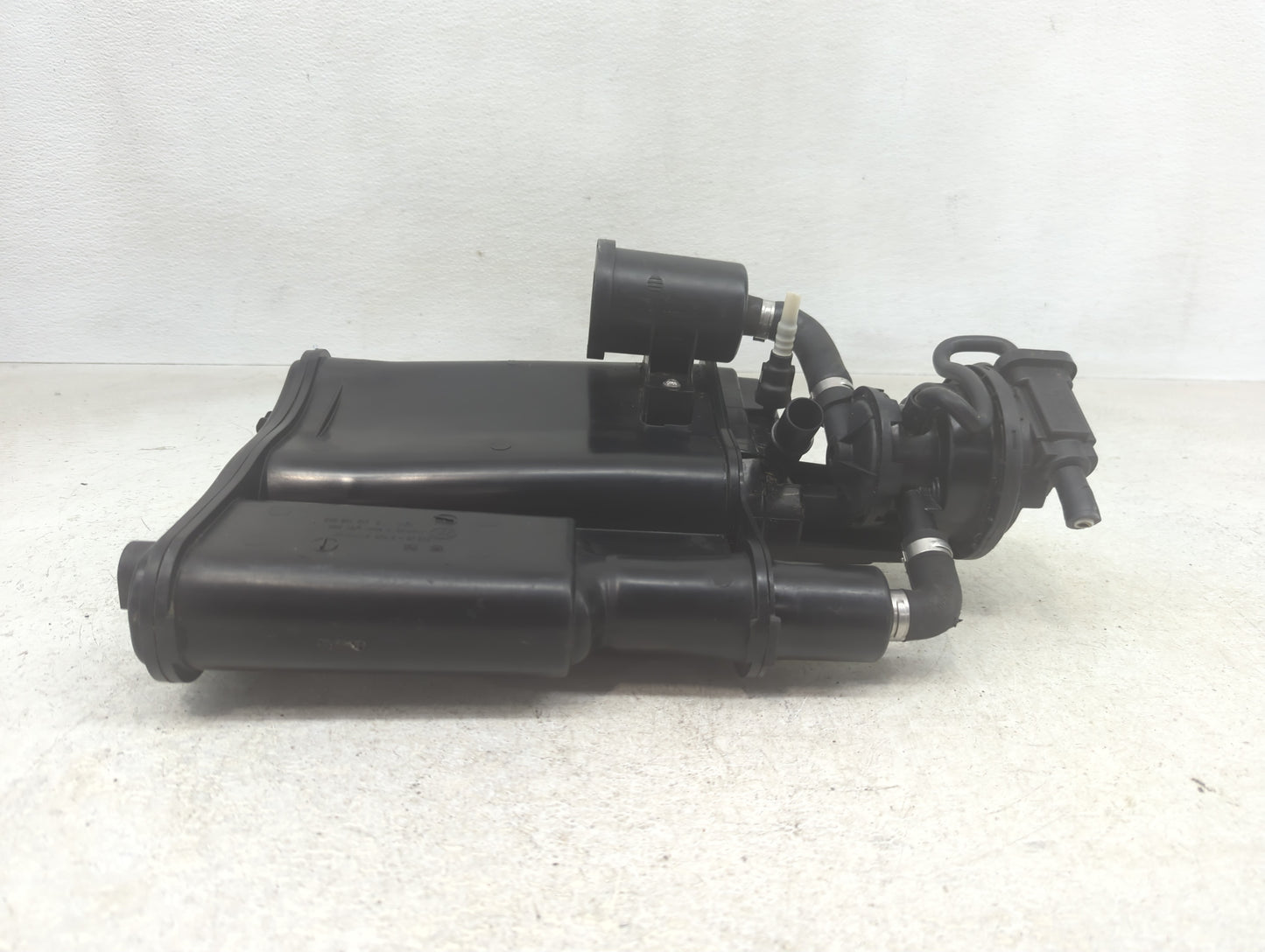 2015 Volkswagen Tiguan Fuel Vapor Charcoal Canister - Oemusedautoparts1.com