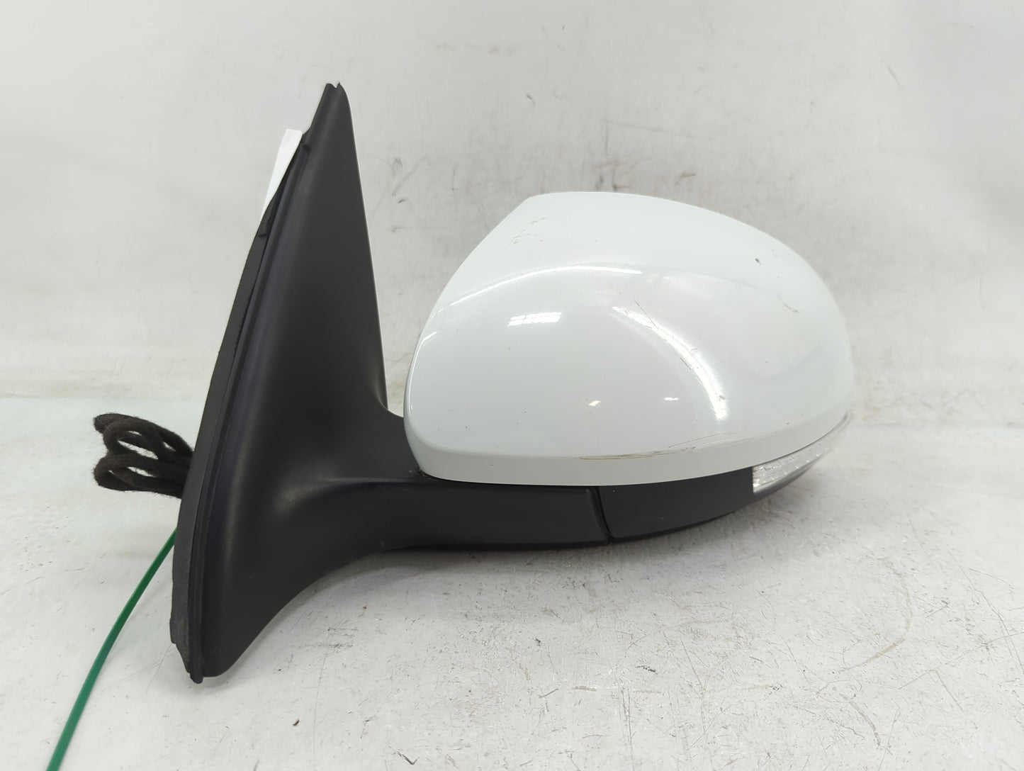 2009-2018 Volkswagen Tiguan Driver Side View Mirror - Left Door Mirror OEM Used - Oemusedautoparts1.com