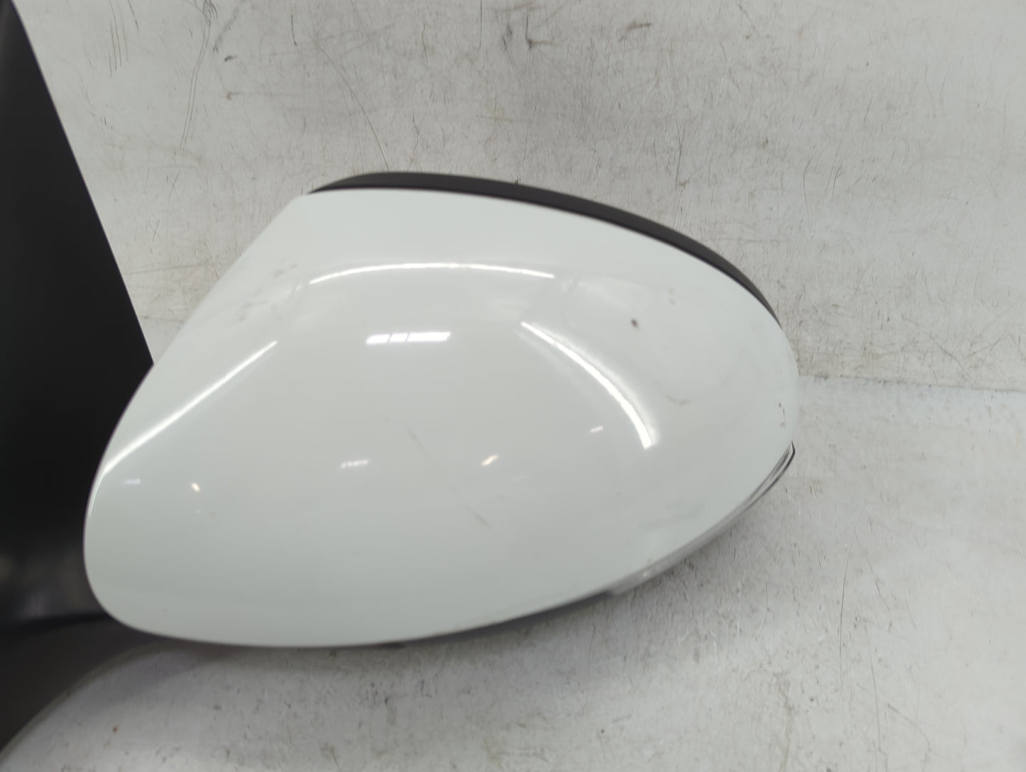 2009-2018 Volkswagen Tiguan Driver Side View Mirror - Left Door Mirror OEM Used - Oemusedautoparts1.com