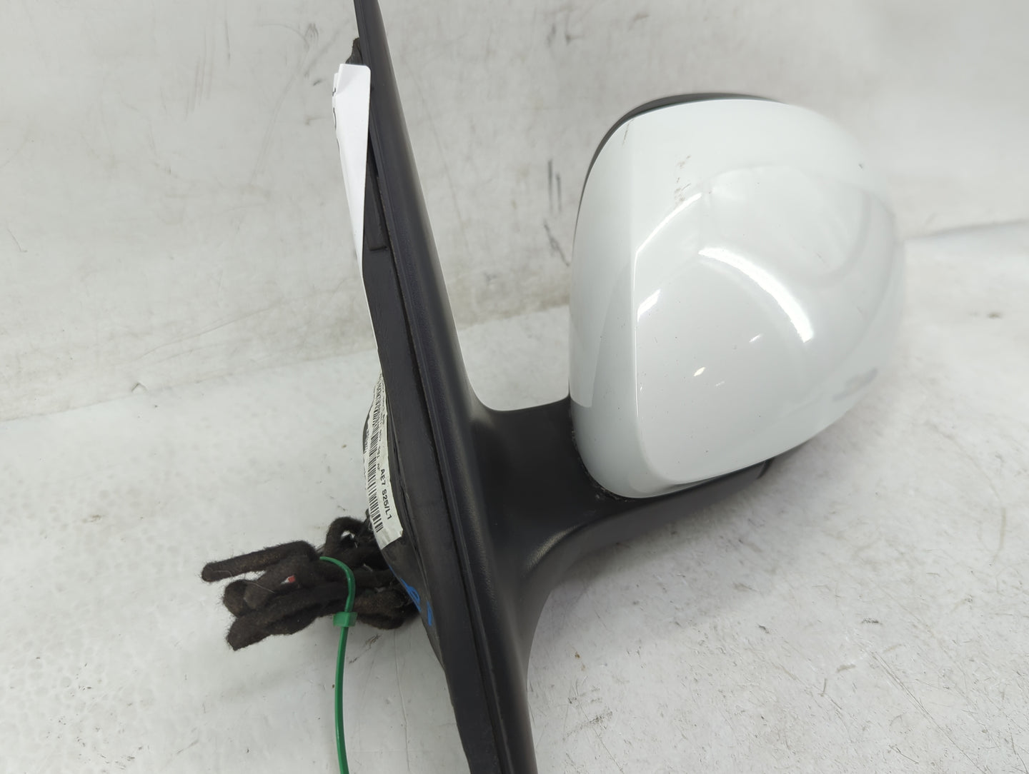 2009-2018 Volkswagen Tiguan Driver Side View Mirror - Left Door Mirror OEM Used - Oemusedautoparts1.com