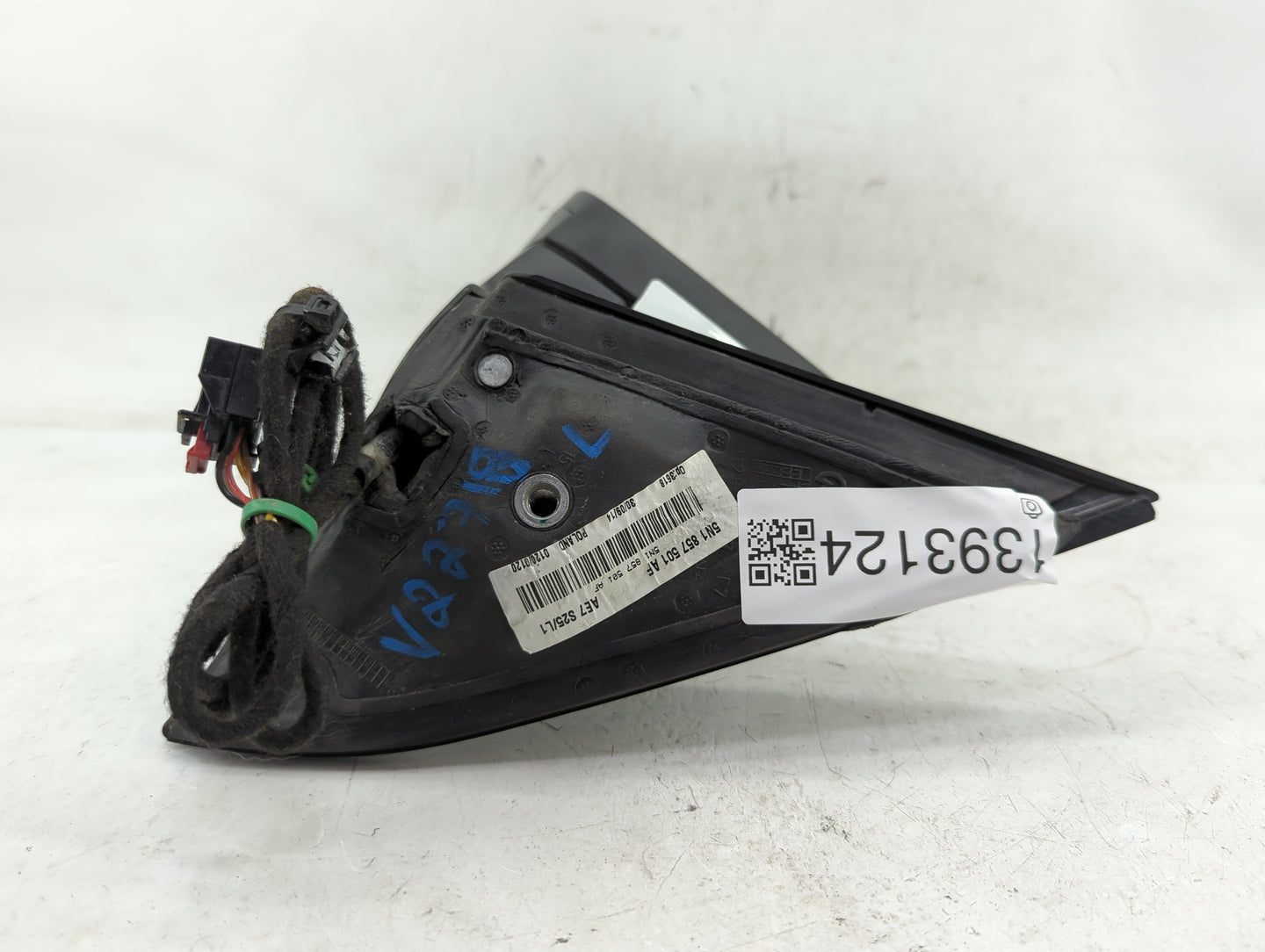 2009-2018 Volkswagen Tiguan Driver Side View Mirror - Left Door Mirror OEM Used - Oemusedautoparts1.com