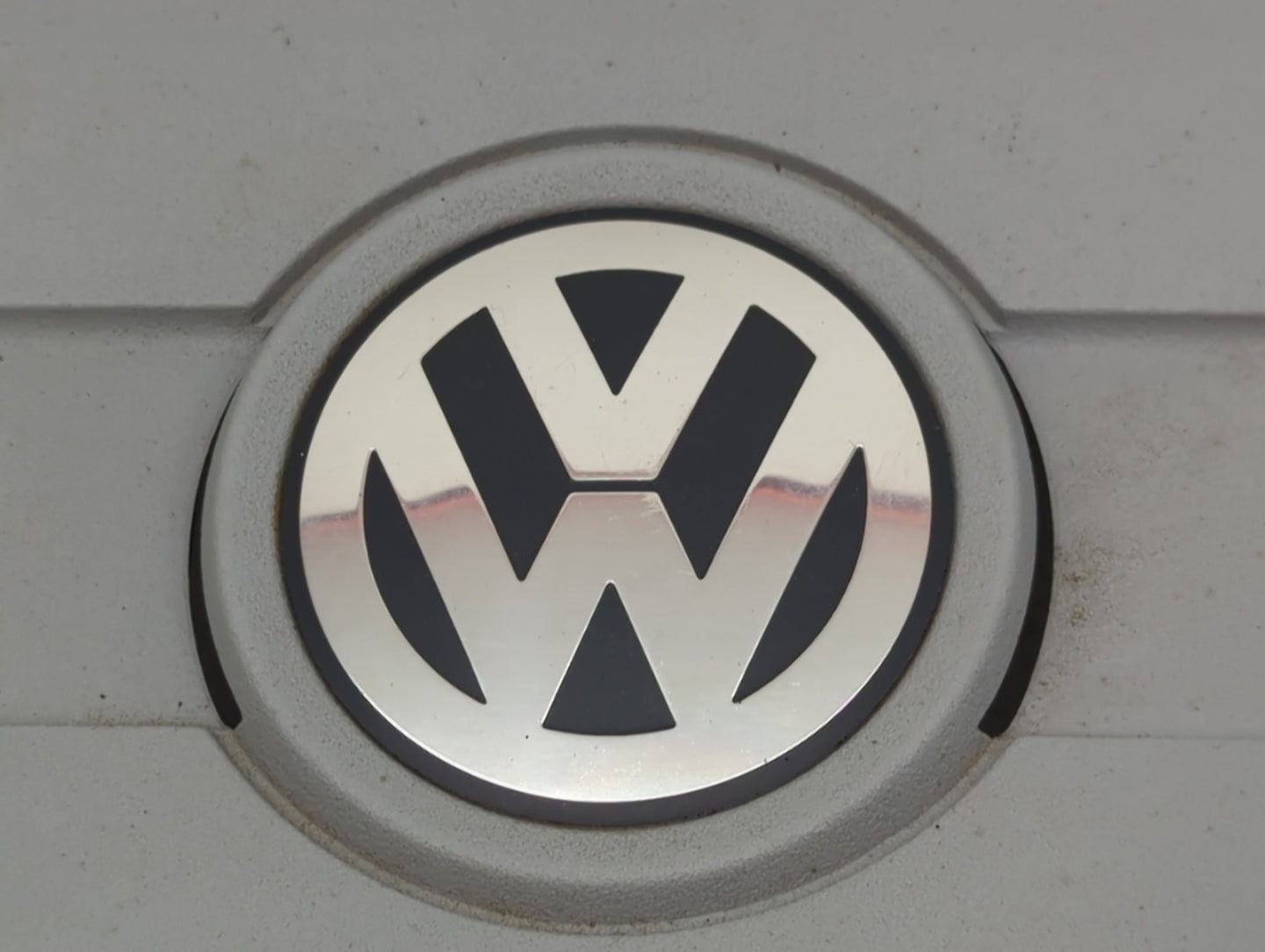 2015 Volkswagen Tiguan Engine Cover - Oemusedautoparts1.com