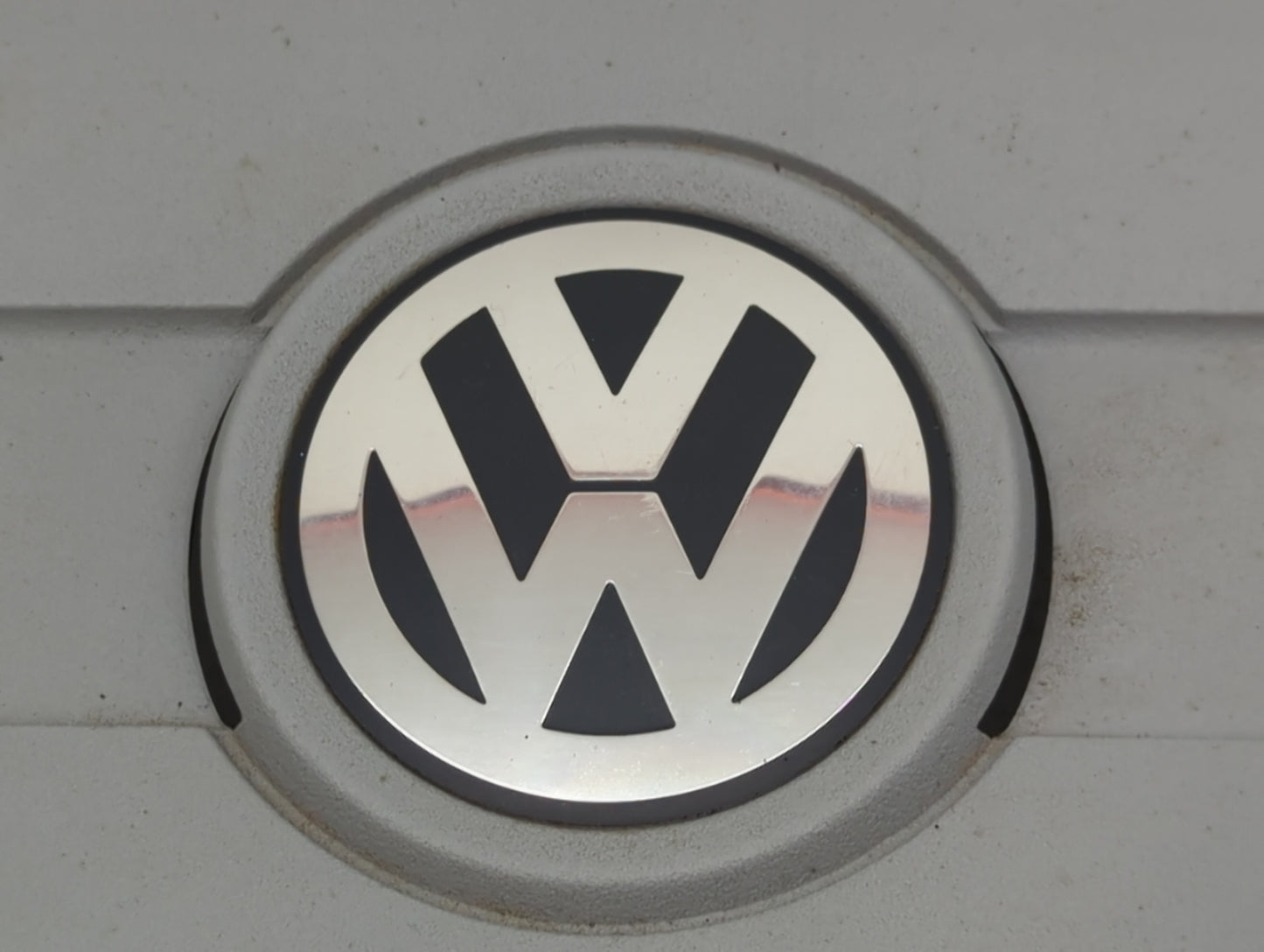 2015 Volkswagen Tiguan Engine Cover - Oemusedautoparts1.com
