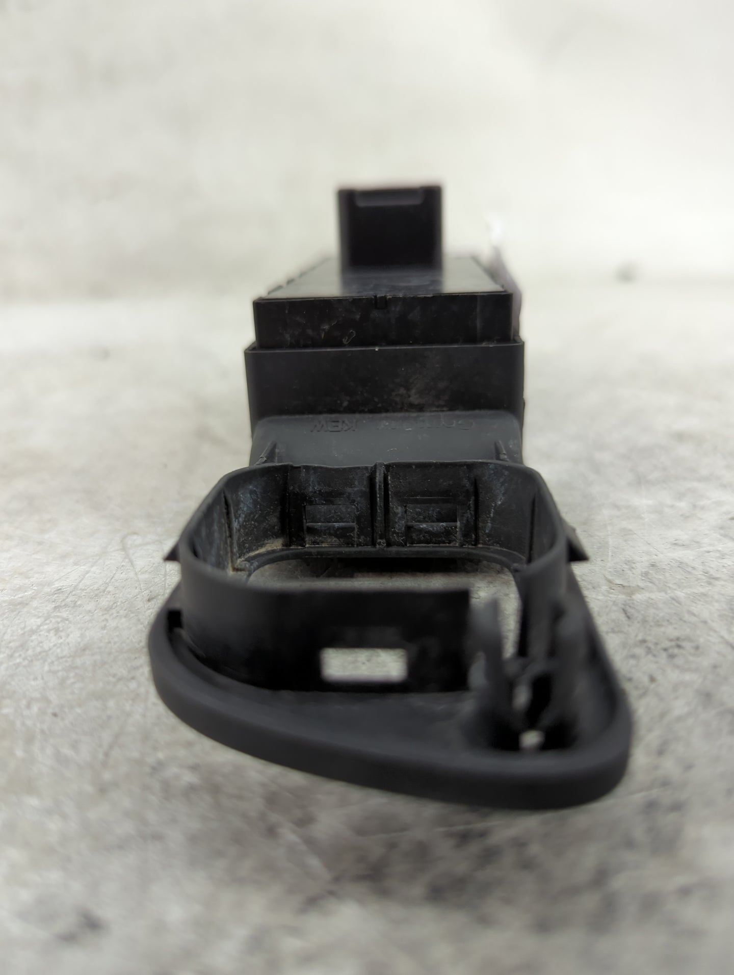 2009-2018 Volkswagen Tiguan Master Power Window Switch Replacement Driver Side Left Fits OEM Used Auto Parts - Oemusedautopa
