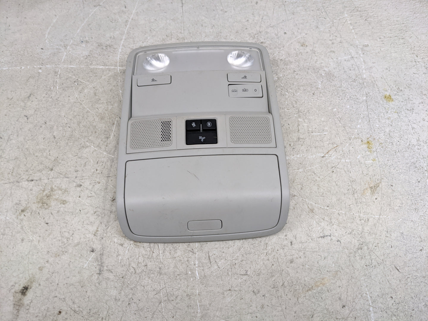 2015 Volkswagen Tiguan Overhead Roof Console - Oemusedautoparts1.com