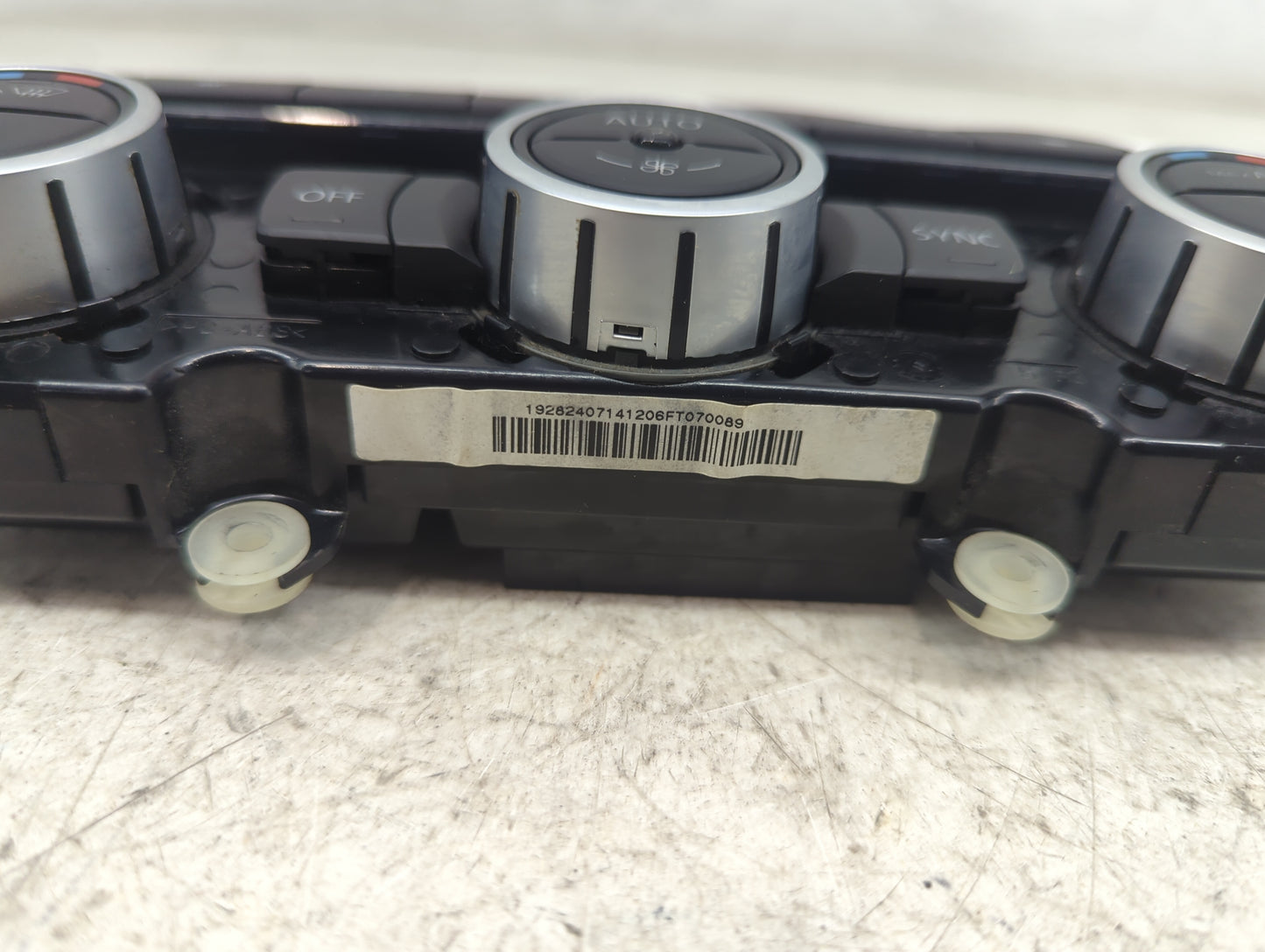 2013-2015 Volkswagen Tiguan Climate Control Module Temperature AC/Heater Replacement P/N:3AA907044CR 5HB01240517 Fits OEM Us