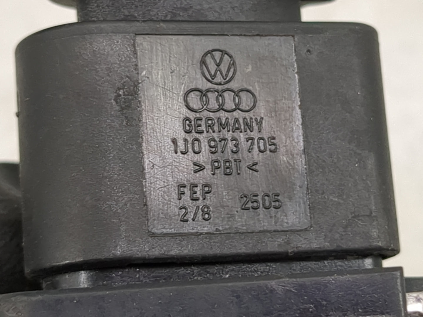 2009-2018 Volkswagen Tiguan Mass Air Flow Meter Maf 1486334 - Oemusedautoparts1.com