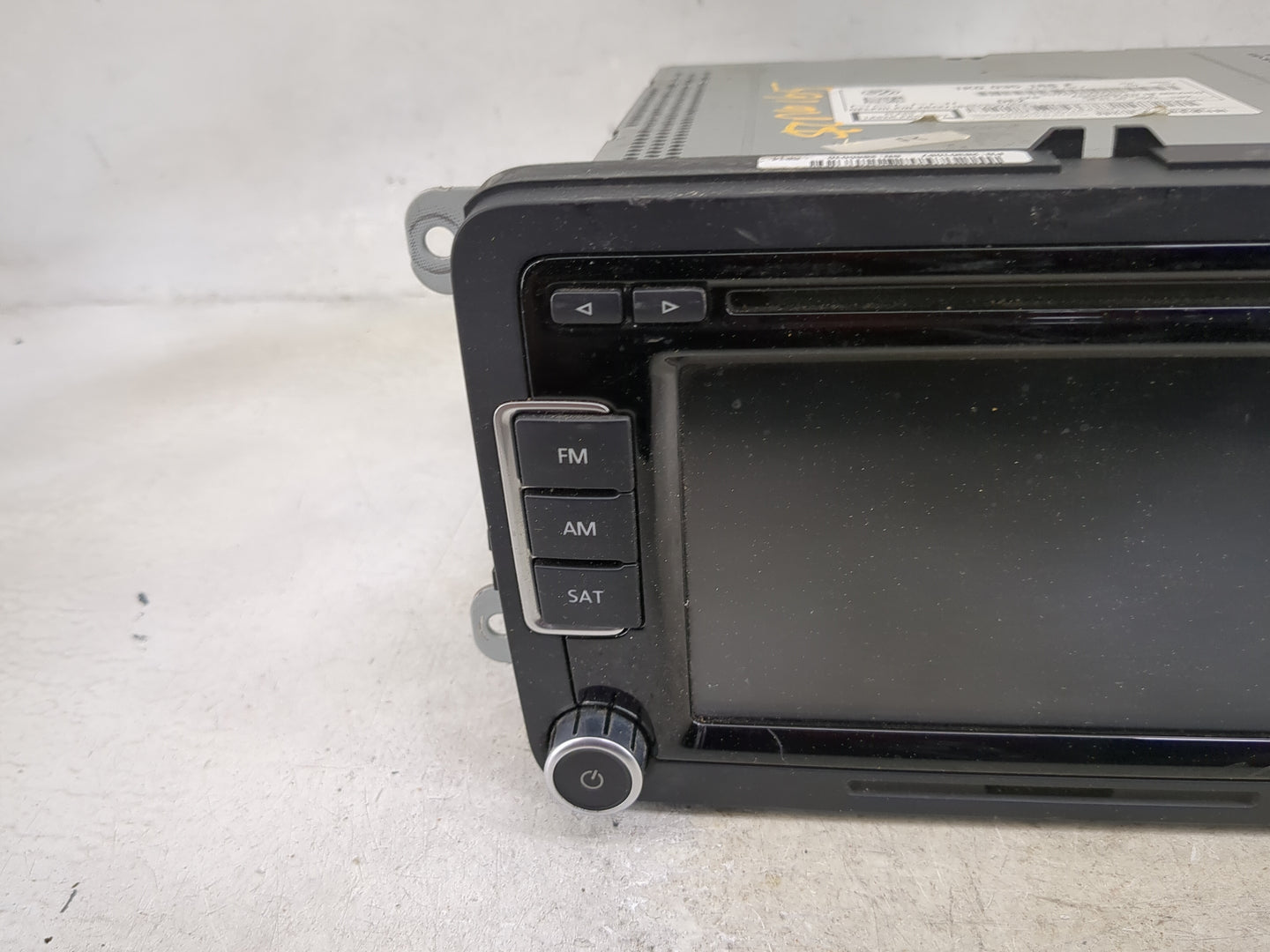 2009-2017 Volkswagen Tiguan Radio AM FM Cd Player Receiver Replacement P/N:1K0035188F 28427104 Fits OEM Used Auto Parts - Oe