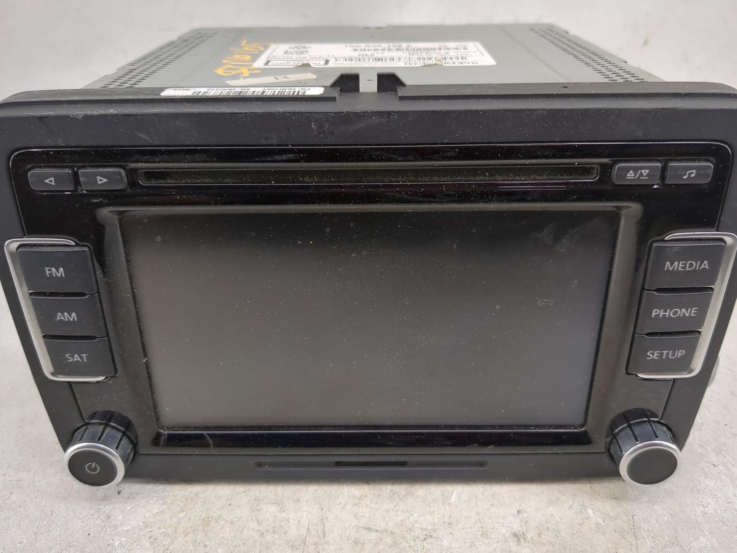 2009-2017 Volkswagen Tiguan Radio AM FM Cd Player Receiver Replacement P/N:1K0035188F 28427104 Fits OEM Used Auto Parts - Oe