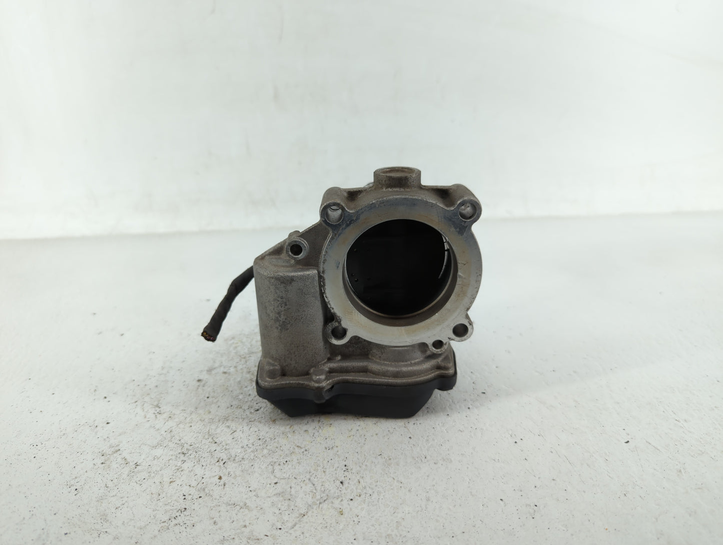 2009-2018 Volkswagen Tiguan Throttle Body P/N:06F 133 062 G 06F 133 062 Q Fits OEM Used Auto Parts - Oemusedautoparts1.com