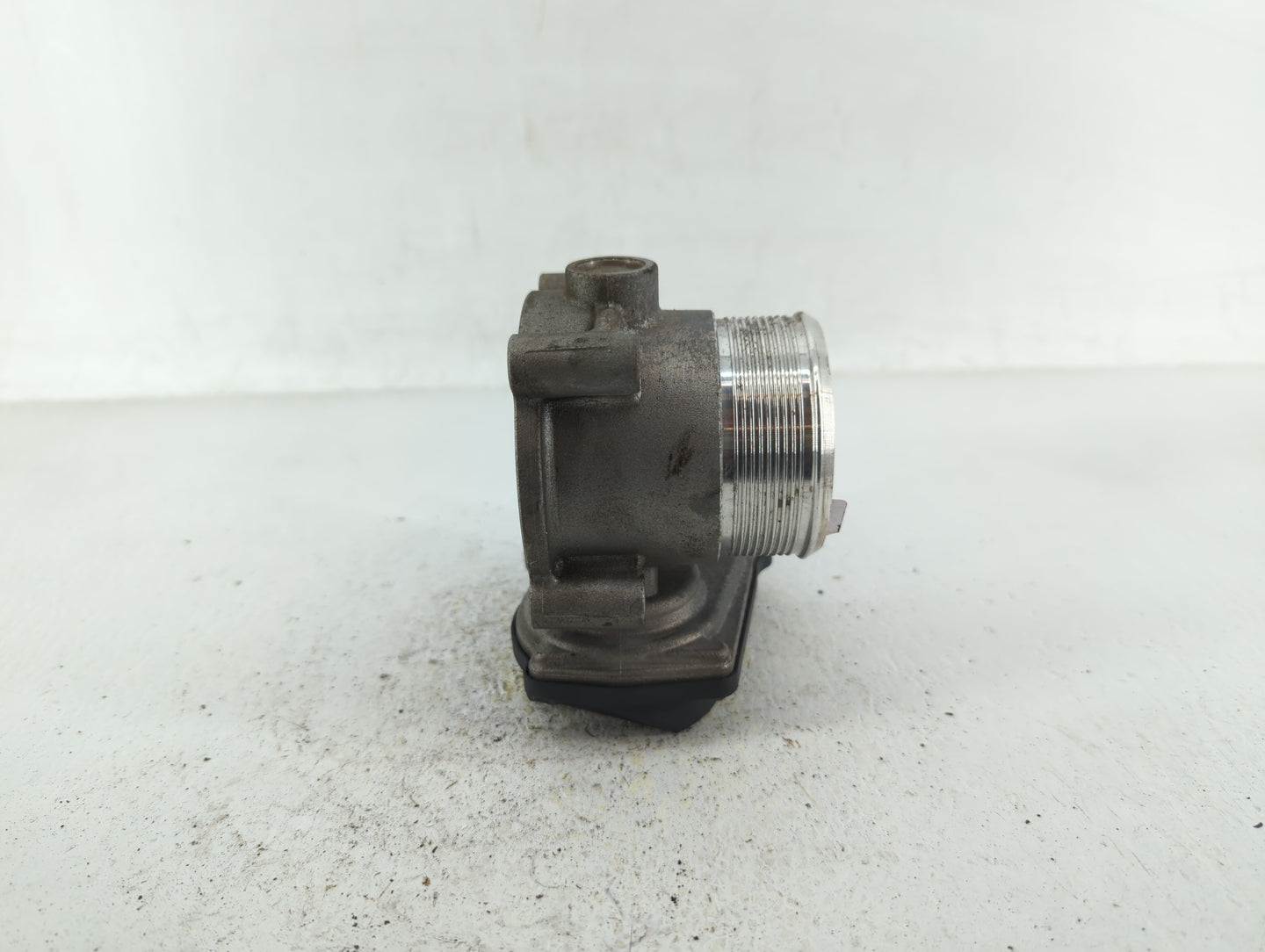 2009-2018 Volkswagen Tiguan Throttle Body P/N:06F 133 062 G 06F 133 062 Q Fits OEM Used Auto Parts - Oemusedautoparts1.com