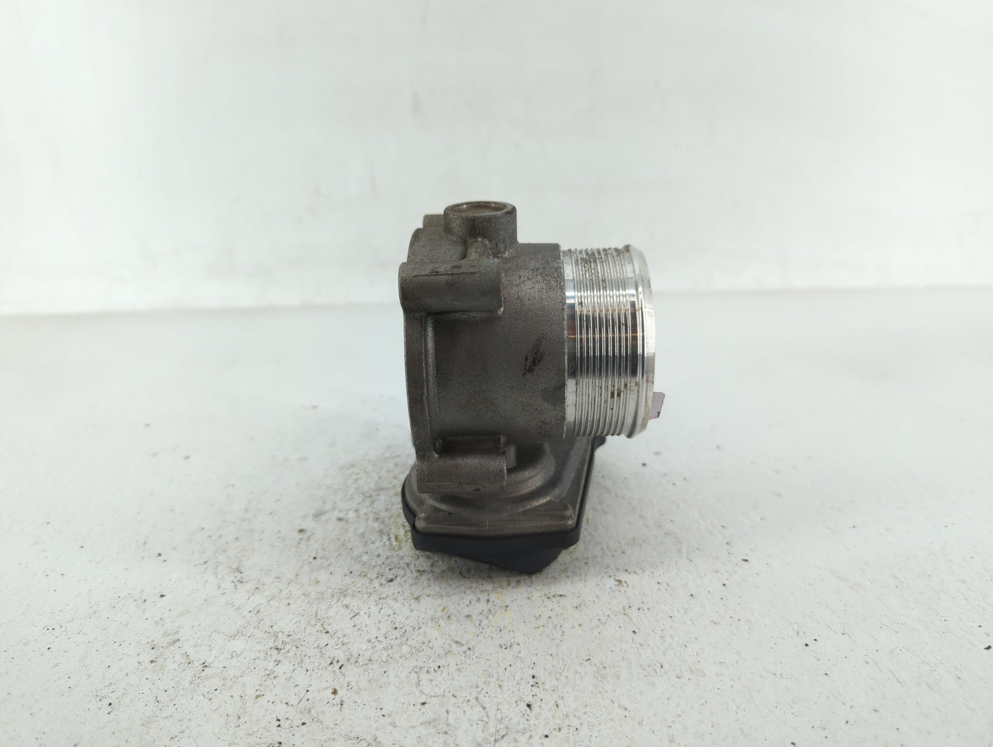 2009-2018 Volkswagen Tiguan Throttle Body P/N:06F 133 062 G 06F 133 062 Q Fits OEM Used Auto Parts - Oemusedautoparts1.com