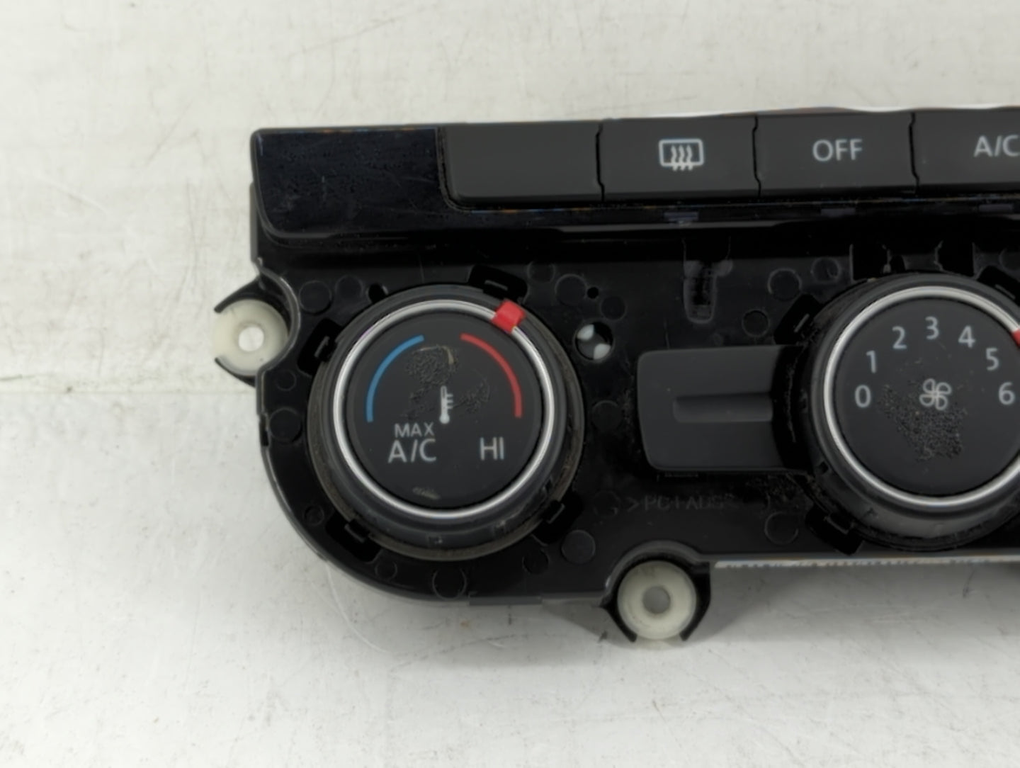 2013-2015 Volkswagen Tiguan Climate Control Module Temperature AC/Heater Replacement P/N:561 907 426 561 907 426 B Fits OEM 