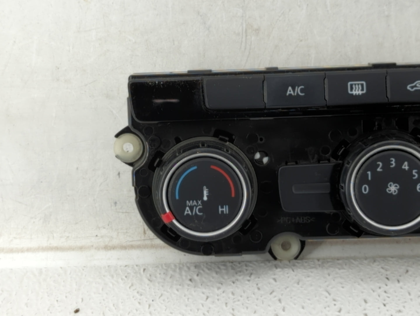 2013-2015 Volkswagen Tiguan Climate Control Module Temperature AC/Heater Replacement P/N:561 907 426 561 907 426 B Fits OEM 