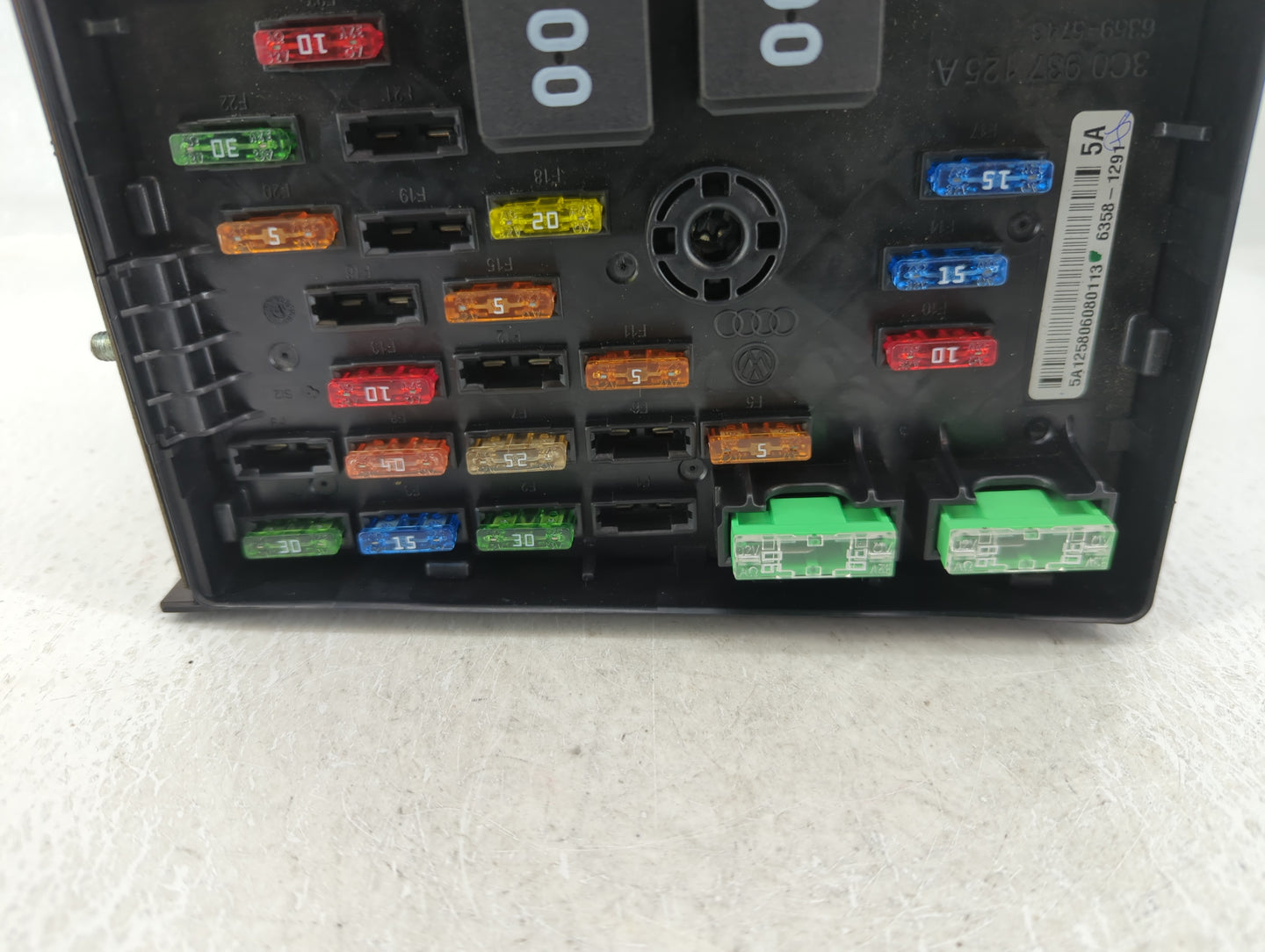 2012-2018 Volkswagen Tiguan Fusebox Fuse Box Panel Relay Module P/N:6359-5743 3C0 937 125 A Fits OEM Used Auto Parts - Oemus