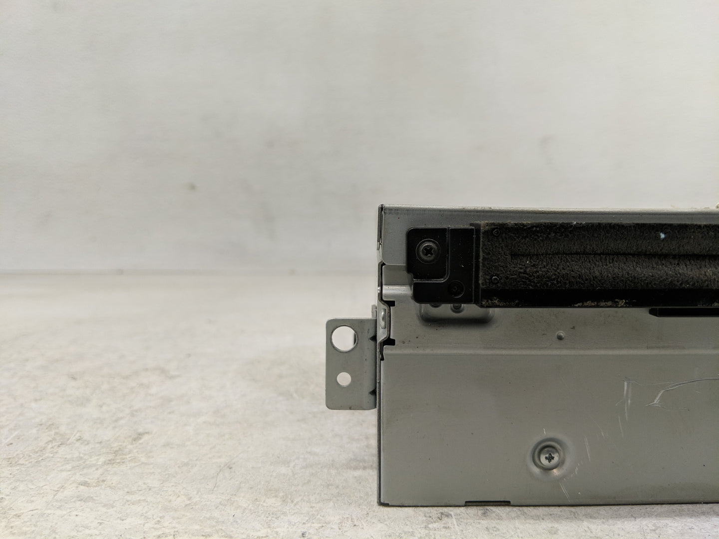 2015 Volvo S60 Radio AM FM Cd Player Receiver Replacement P/N:31444012 AA Fits OEM Used Auto Parts - Oemusedautoparts1.com