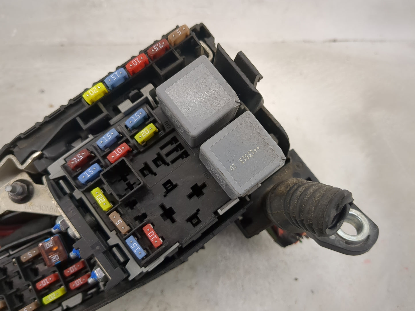 2014-2018 Volvo S60 Fusebox Fuse Box Panel Relay Module P/N:30644652 Fits Fits 2012 2014 2015 2016 2017 2018 OEM Used Auto P