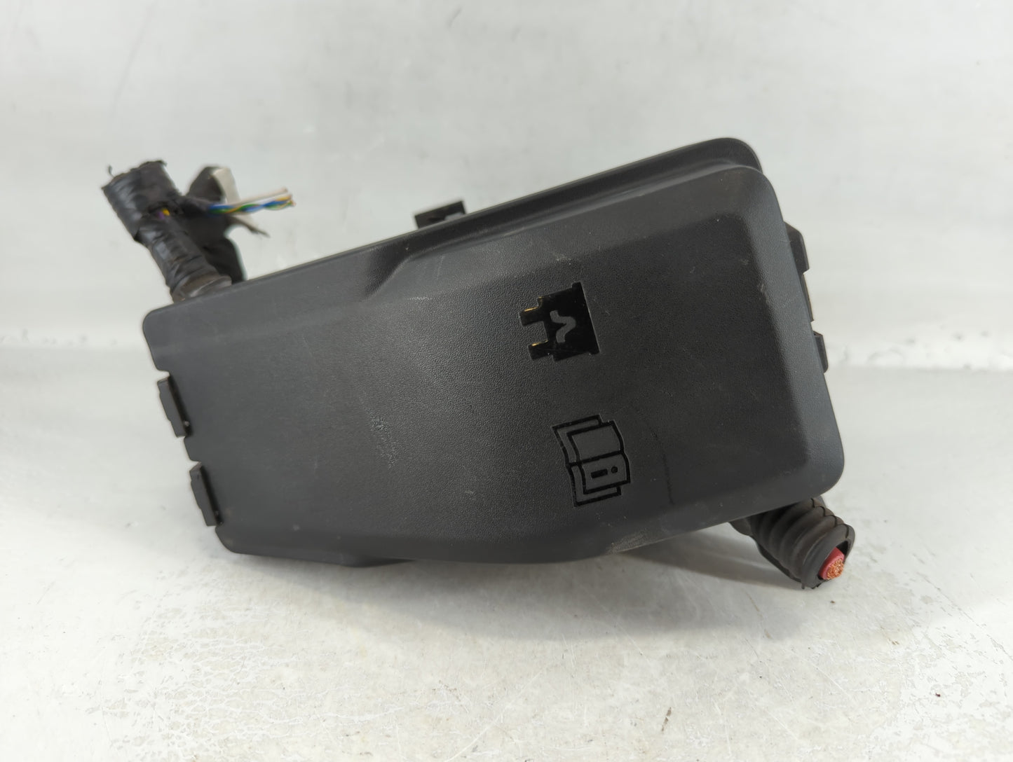 2015-2018 Volvo V60 Fusebox Fuse Box Panel Relay Module P/N:6G9T-14A076 Fits Fits 2012 2014 2015 2016 2017 2018 OEM Used Aut