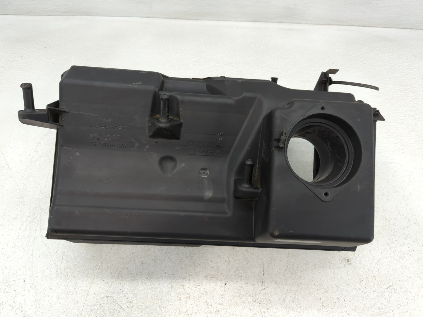 2015-2016 Volvo V60 Air Cleaner Intake-duct Hose Tube - Oemusedautoparts1.com