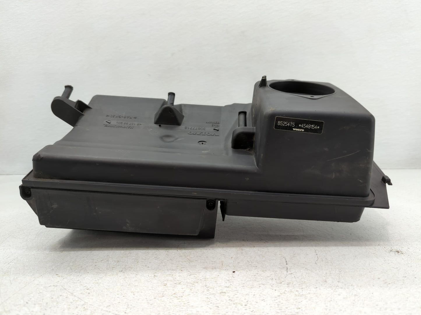 2015-2016 Volvo V60 Air Cleaner Intake-duct Hose Tube - Oemusedautoparts1.com