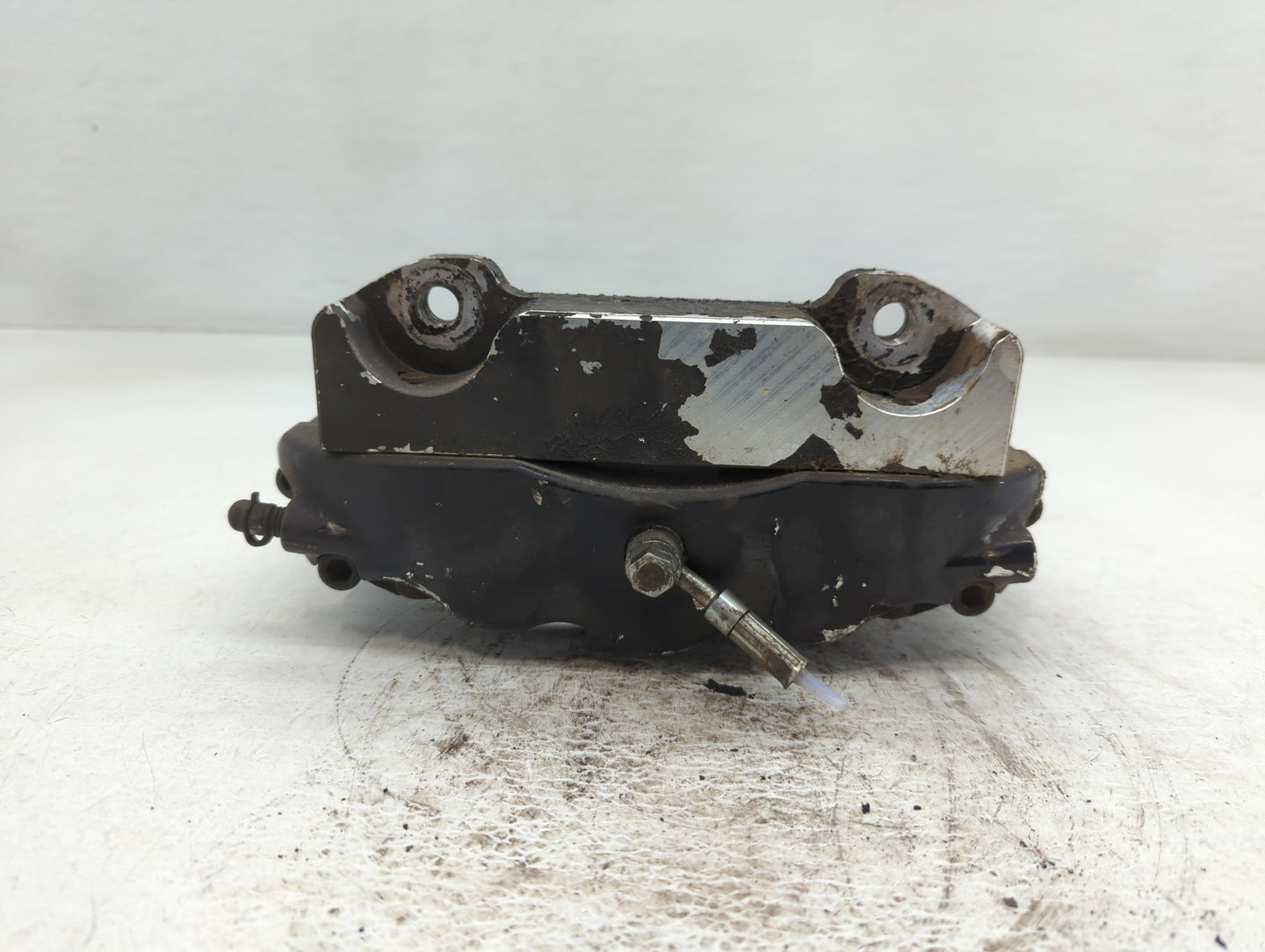 2013-2018 Volvo V60 Front Driver Left Brake Caliper - Oemusedautoparts1.com