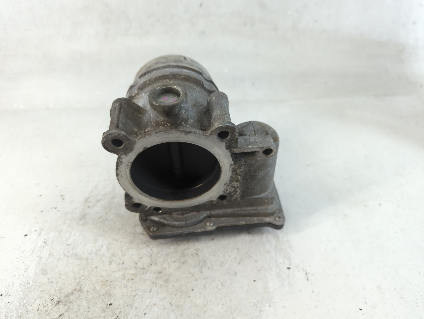 2015-2020 Volvo V60 Throttle Body P/N:HL13-2510030-AAA Fits Fits 2015 2016 2017 2018 2019 2020 2021 OEM Used Auto Parts - Oe