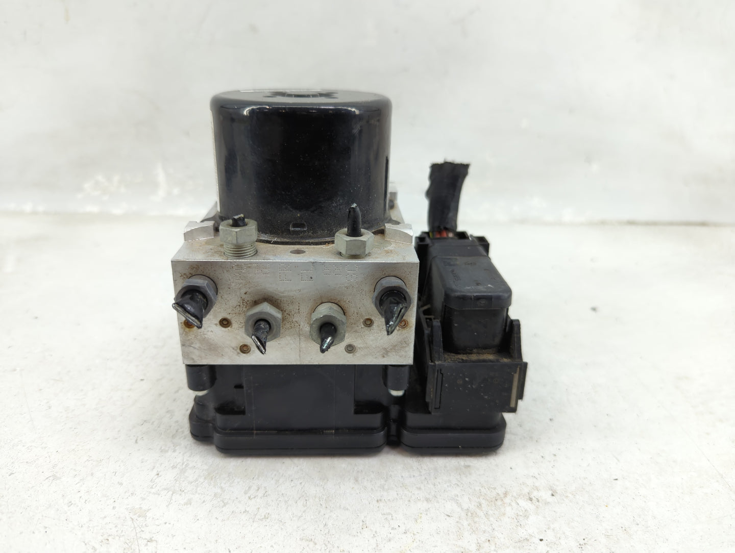 2011-2015 Volvo Xc60 ABS Pump Control Module Replacement Fits Fits 2011 2012 2013 2014 2015 2016 OEM Used Auto Parts - Oemus