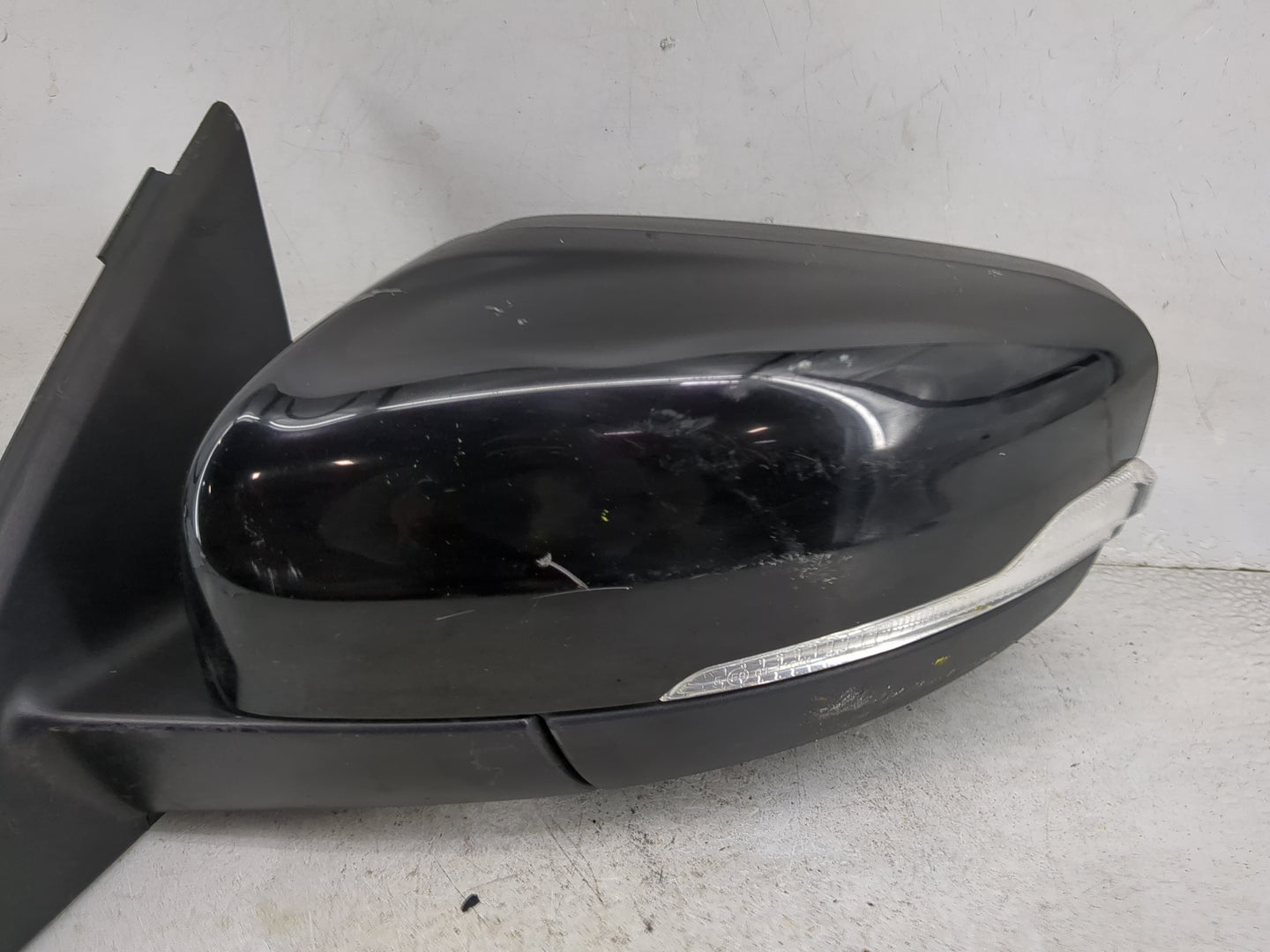 2014-2017 Volvo Xc60 Driver Side View Mirror - Left Door Mirror OEM Used - Oemusedautoparts1.com