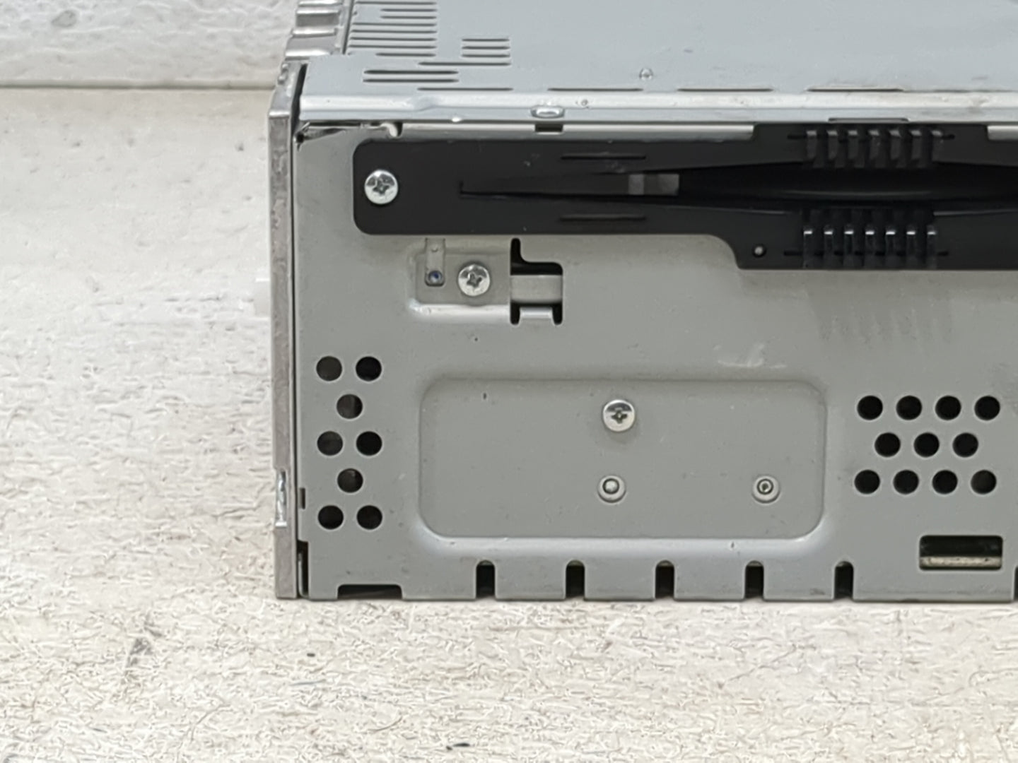 2016 Fusion Radio AM FM Cd Player Receiver Replacement Fits OEM Used Auto Parts - Oemusedautoparts1.com