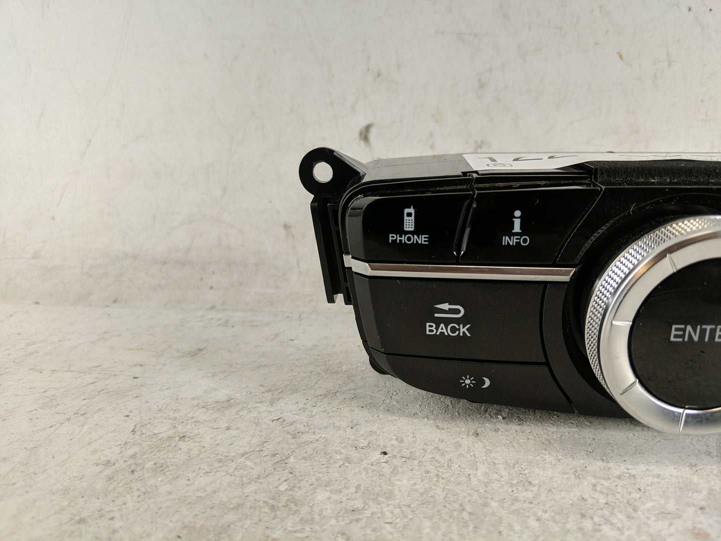 2016-2018 Acura Ilx Radio AM FM Cd Player Receiver Replacement P/N:M60897 Fits Fits 2016 2017 2018 OEM Used Auto Parts - Oem